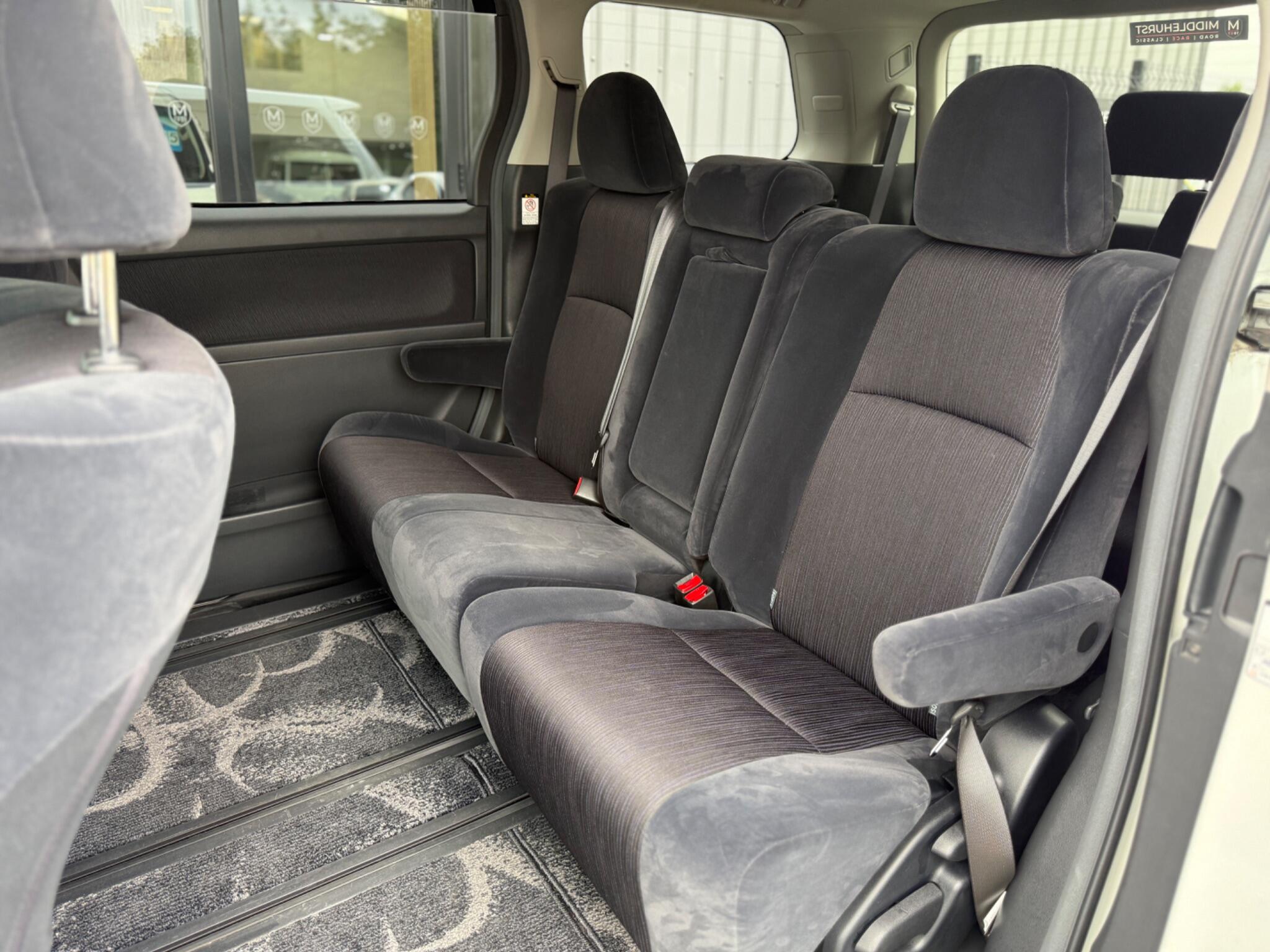 Toyota Vellfire view 52