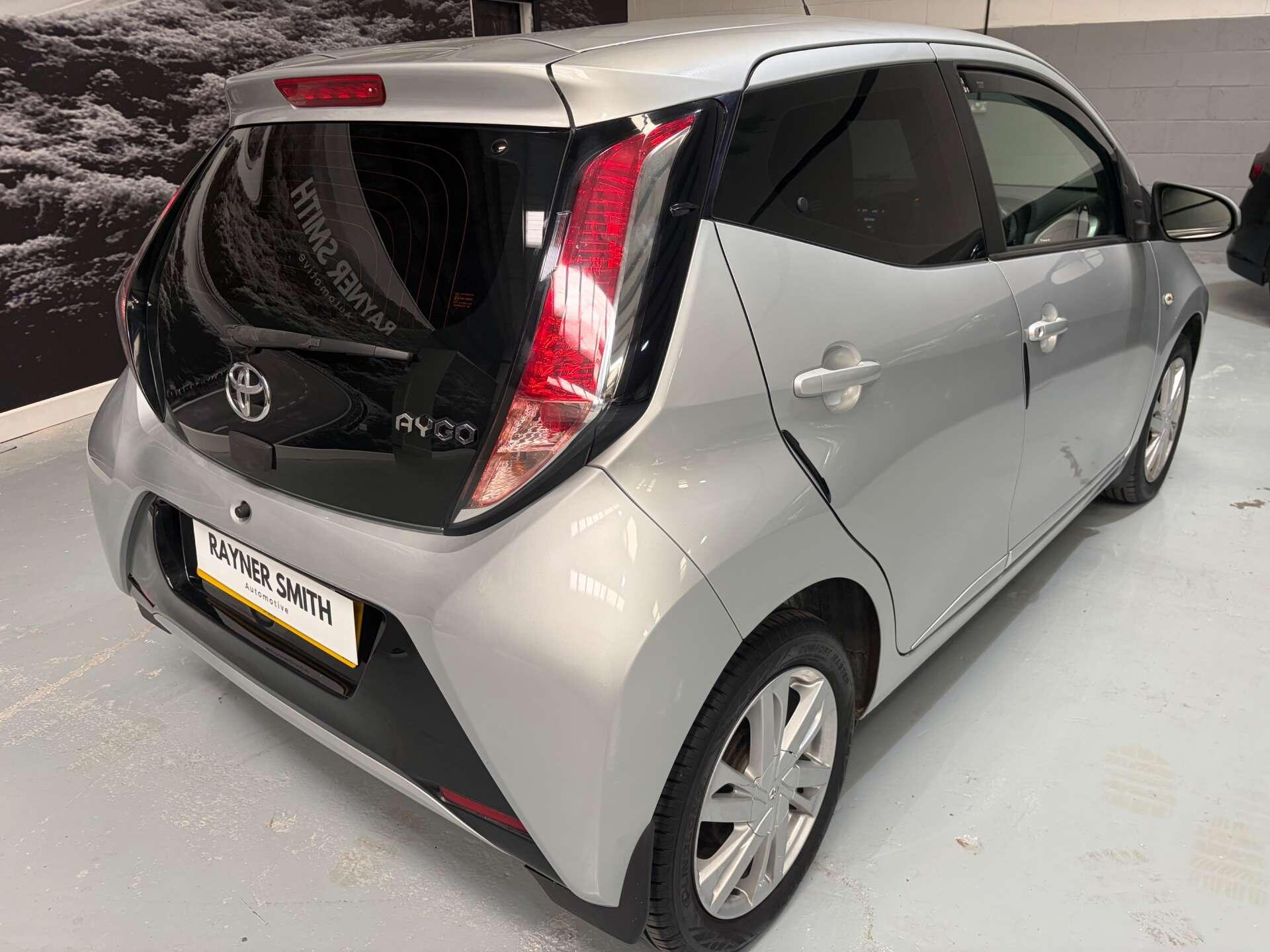 Toyota Aygo view 10