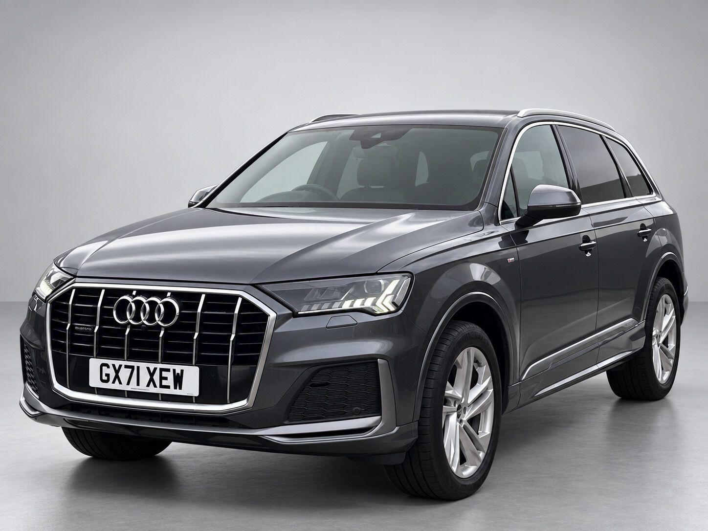 Audi Q7 view 6