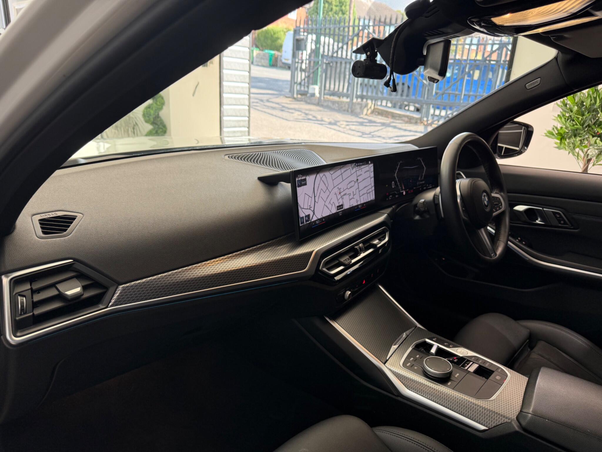 BMW 3 Series view 33