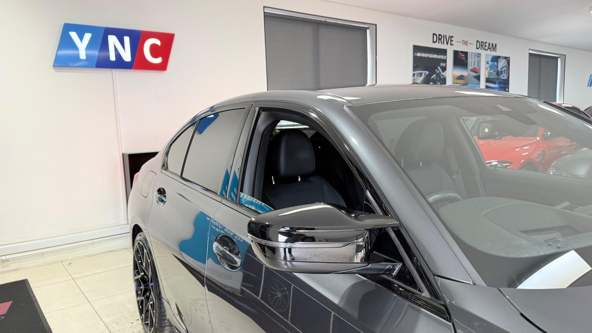 BMW 3 Series view 44
