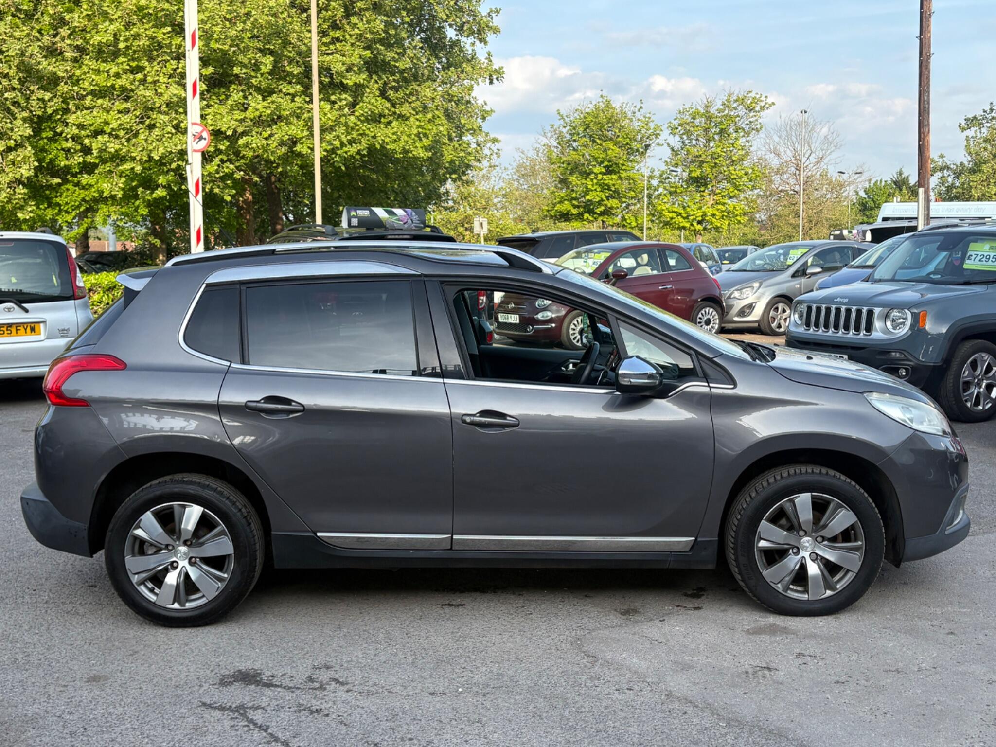 Peugeot 2008 - Image 20