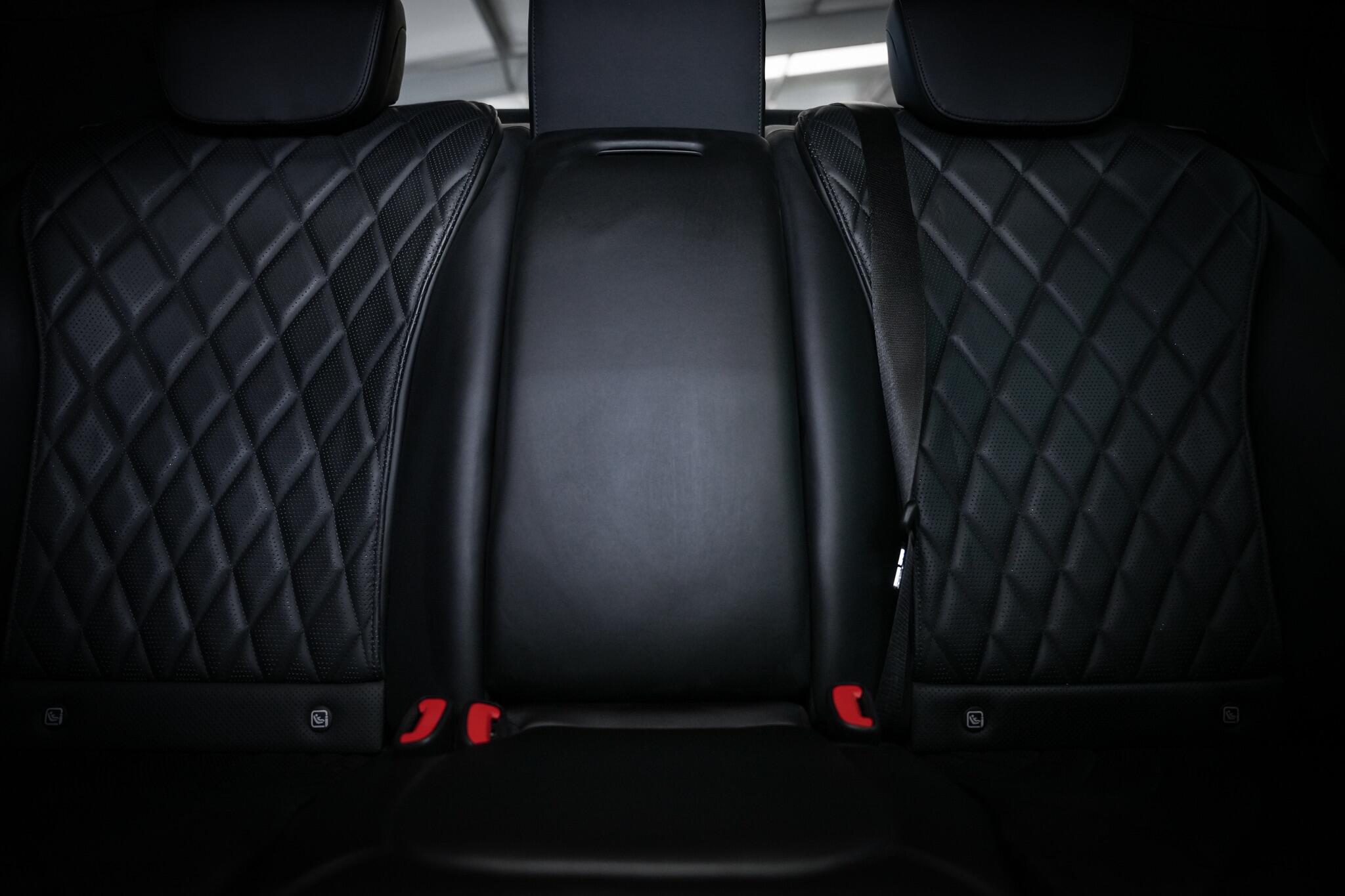 Mercedes-Benz S-Class view 24