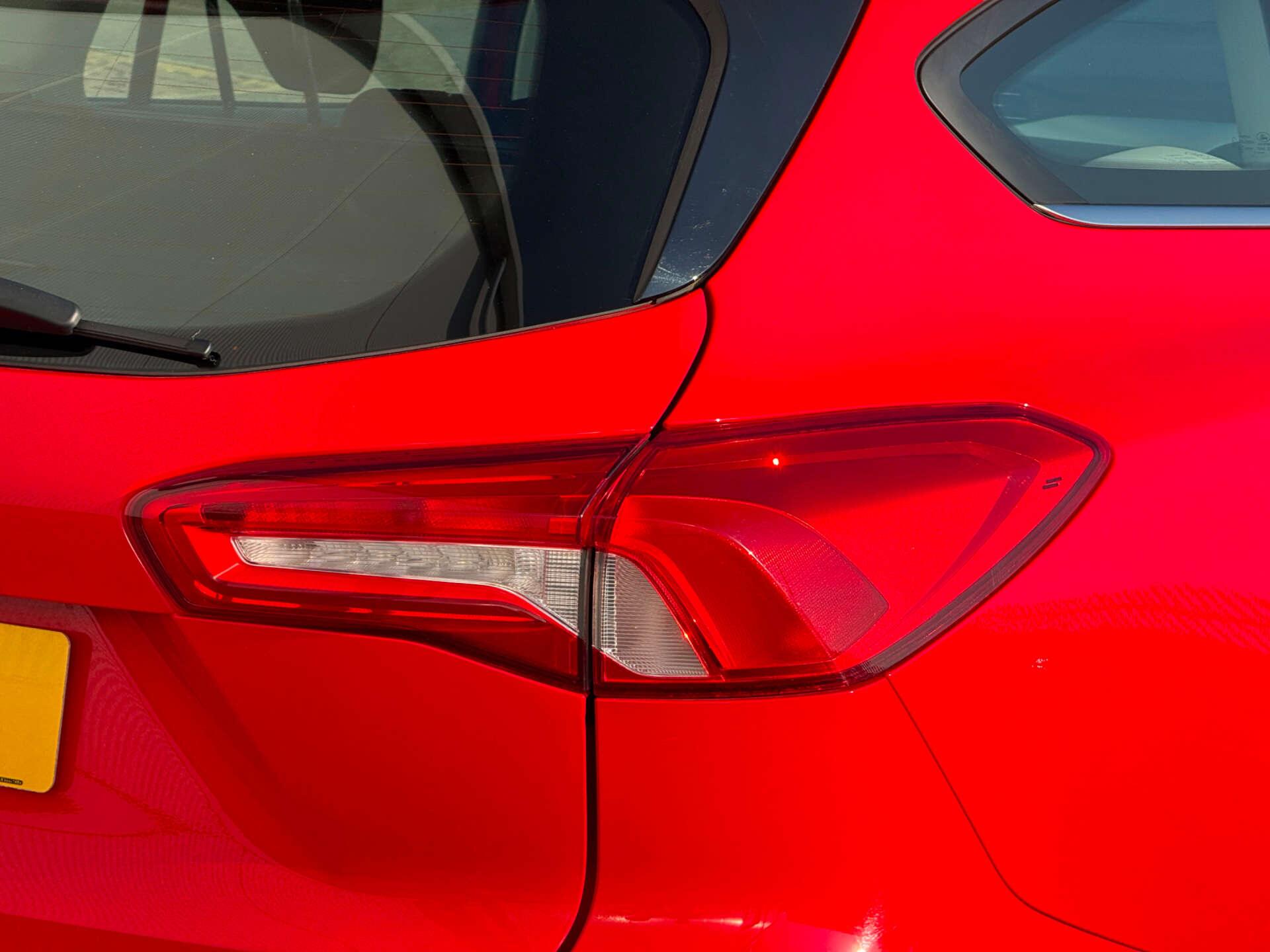 Ford Focus view 17