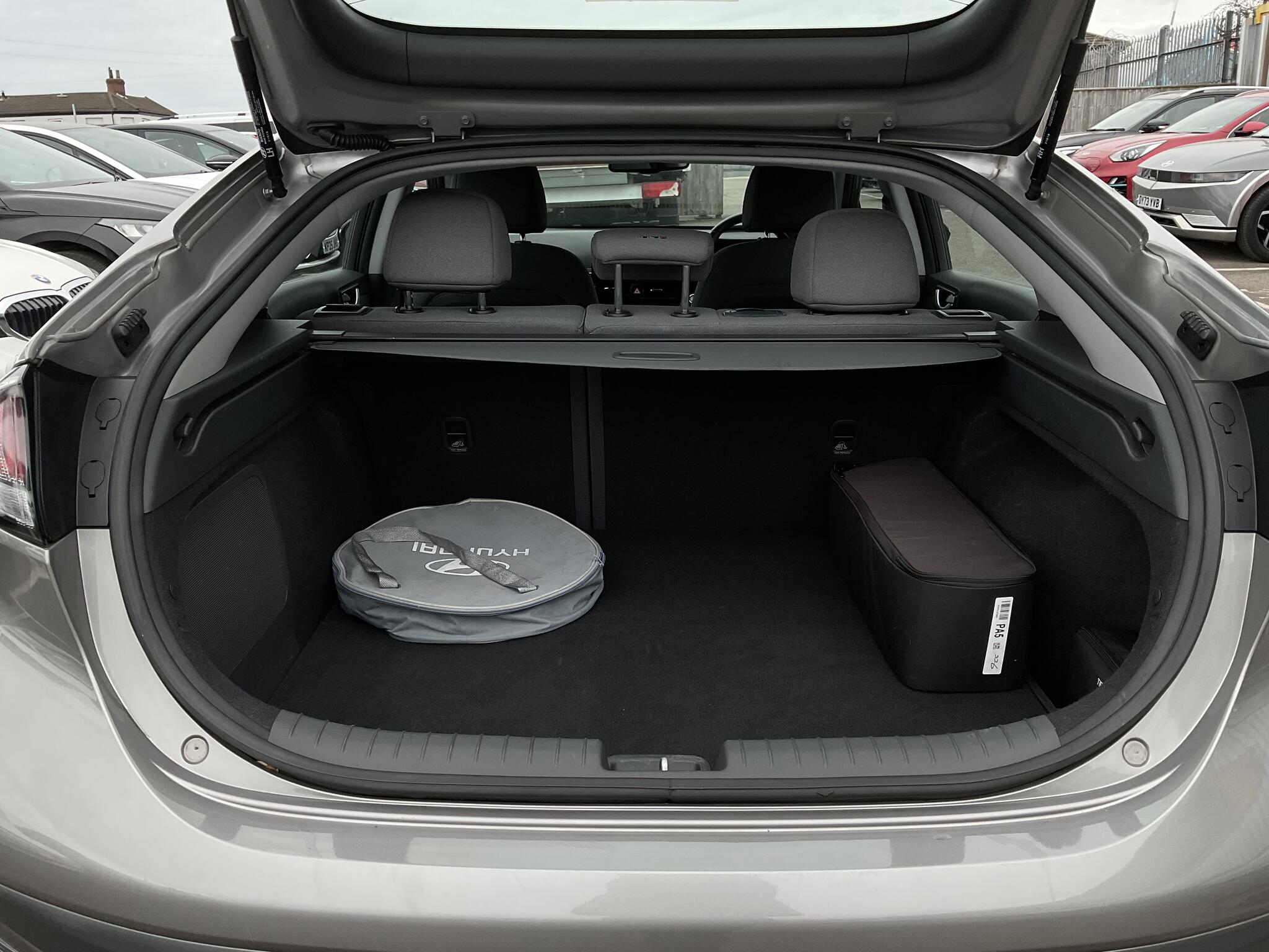 Hyundai Ioniq view 20