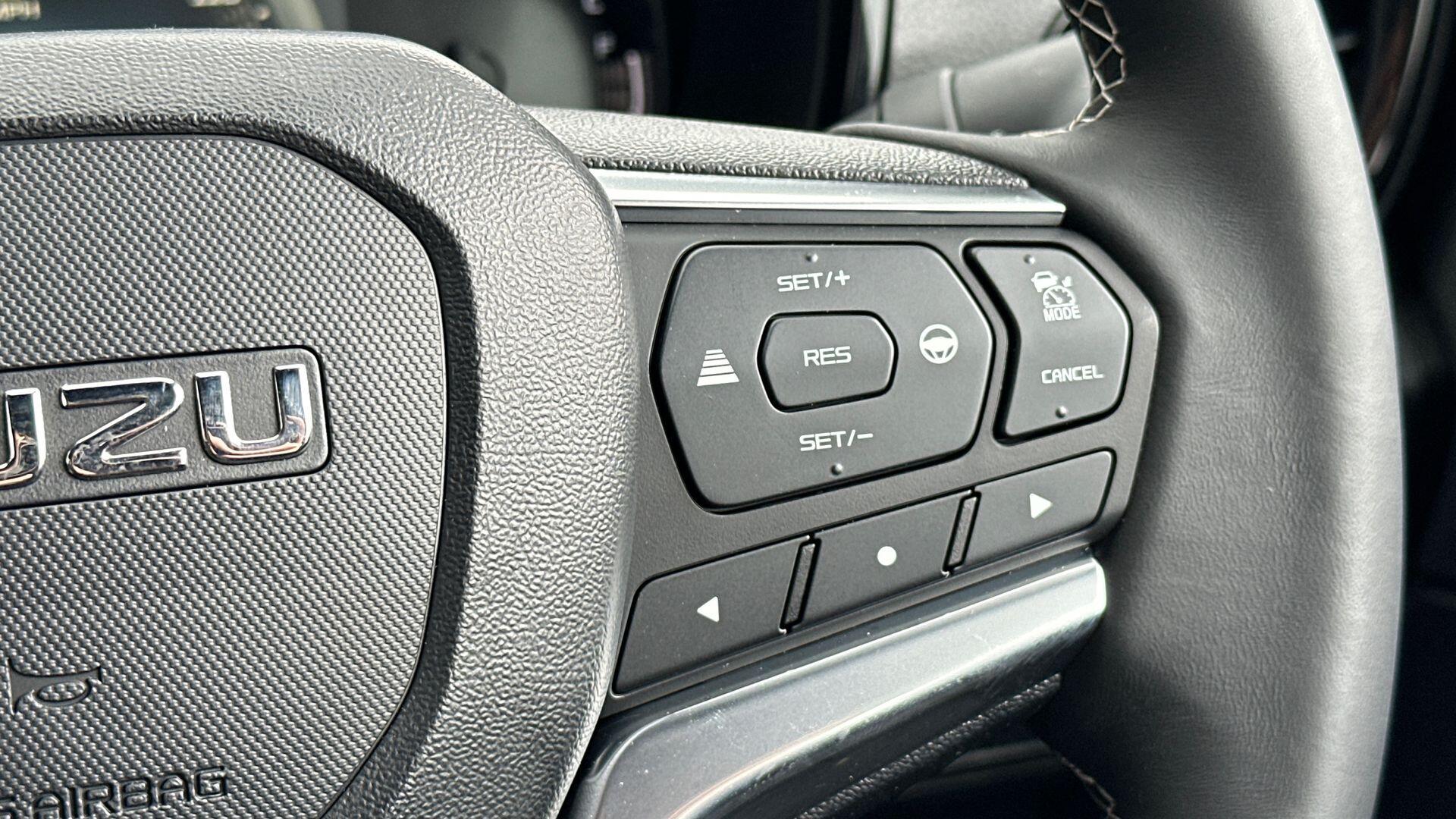 Isuzu D-Max view 16