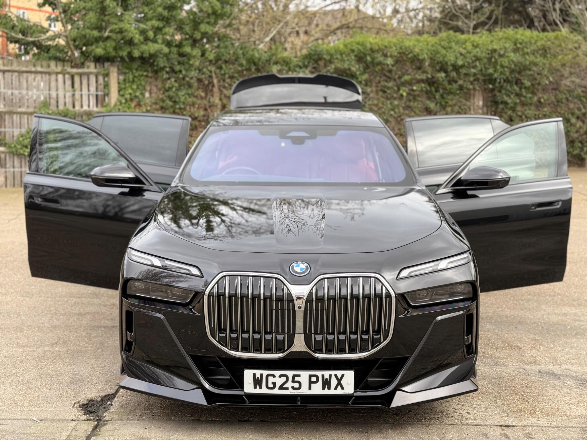 BMW 7 Series view 6