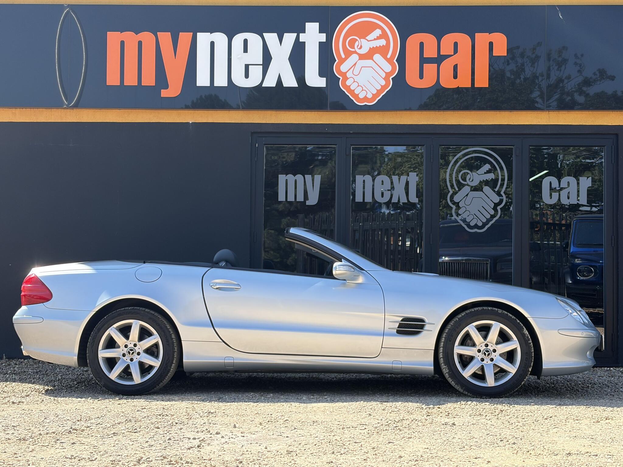Mercedes-Benz SL view 11