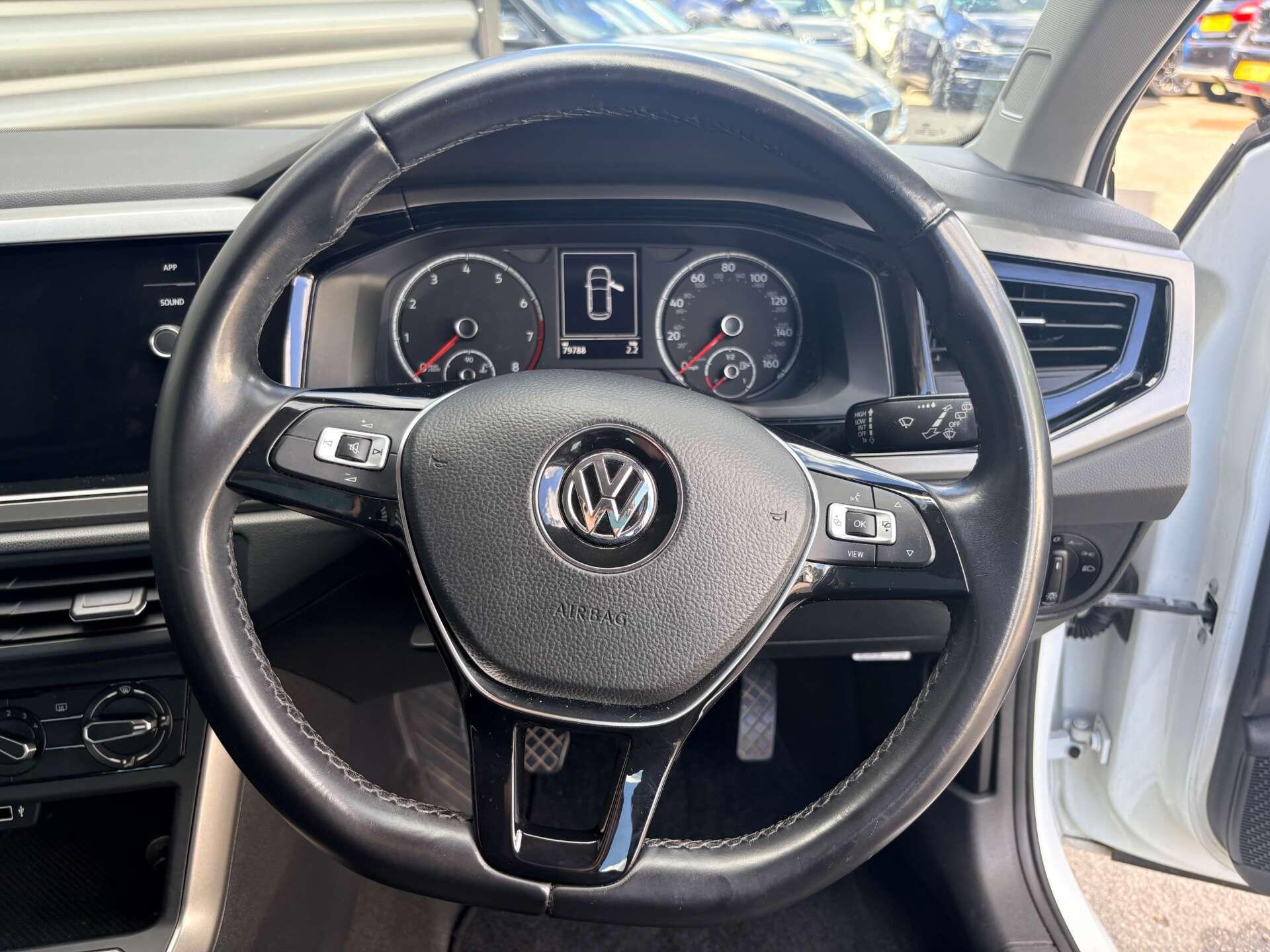 Volkswagen Polo view 8