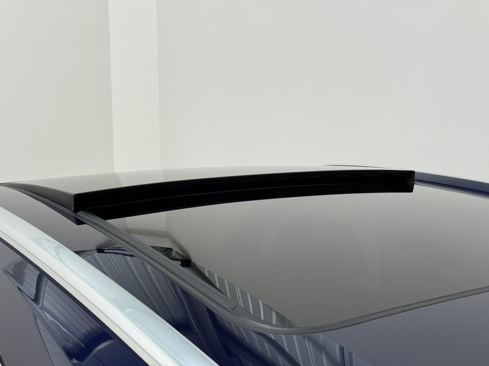 Audi Q5 view 11