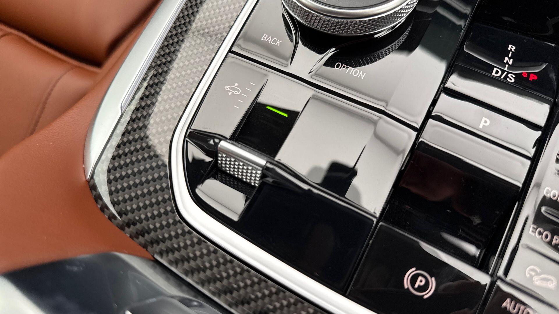 BMW X7 view 26