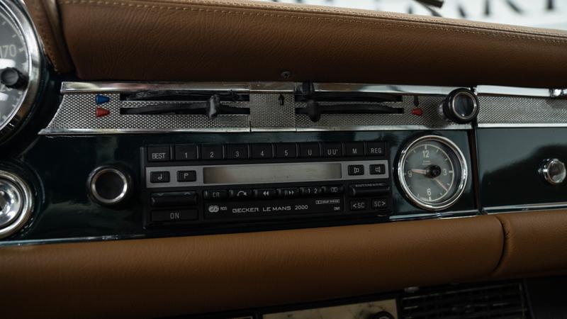 Mercedes-Benz SL view 25