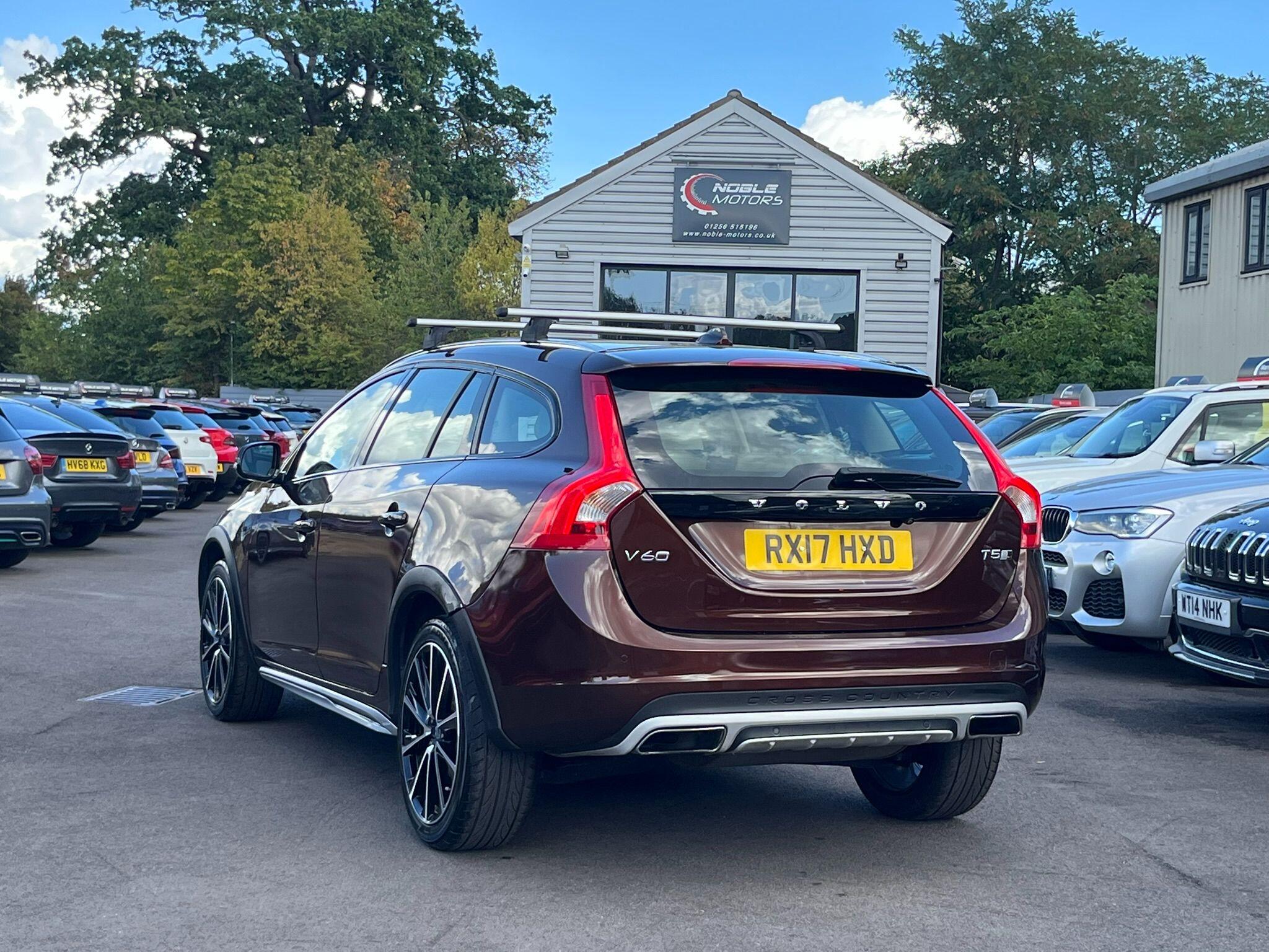 Volvo V60 view 5