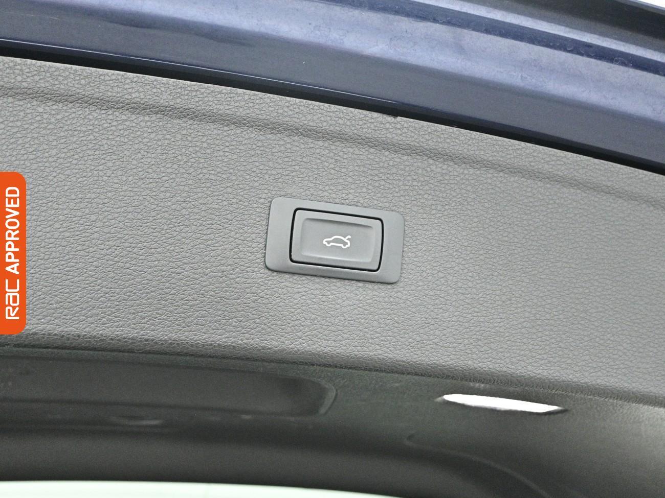 Audi SQ5 view 28