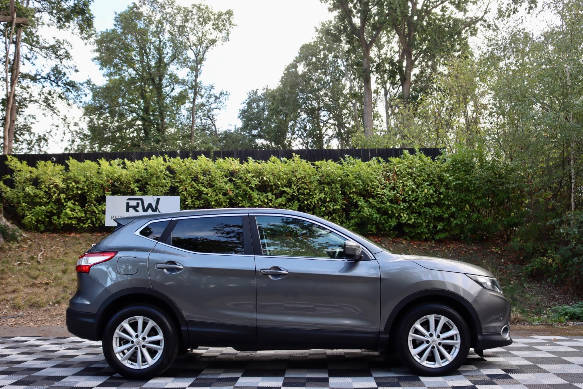 Nissan Qashqai view 2