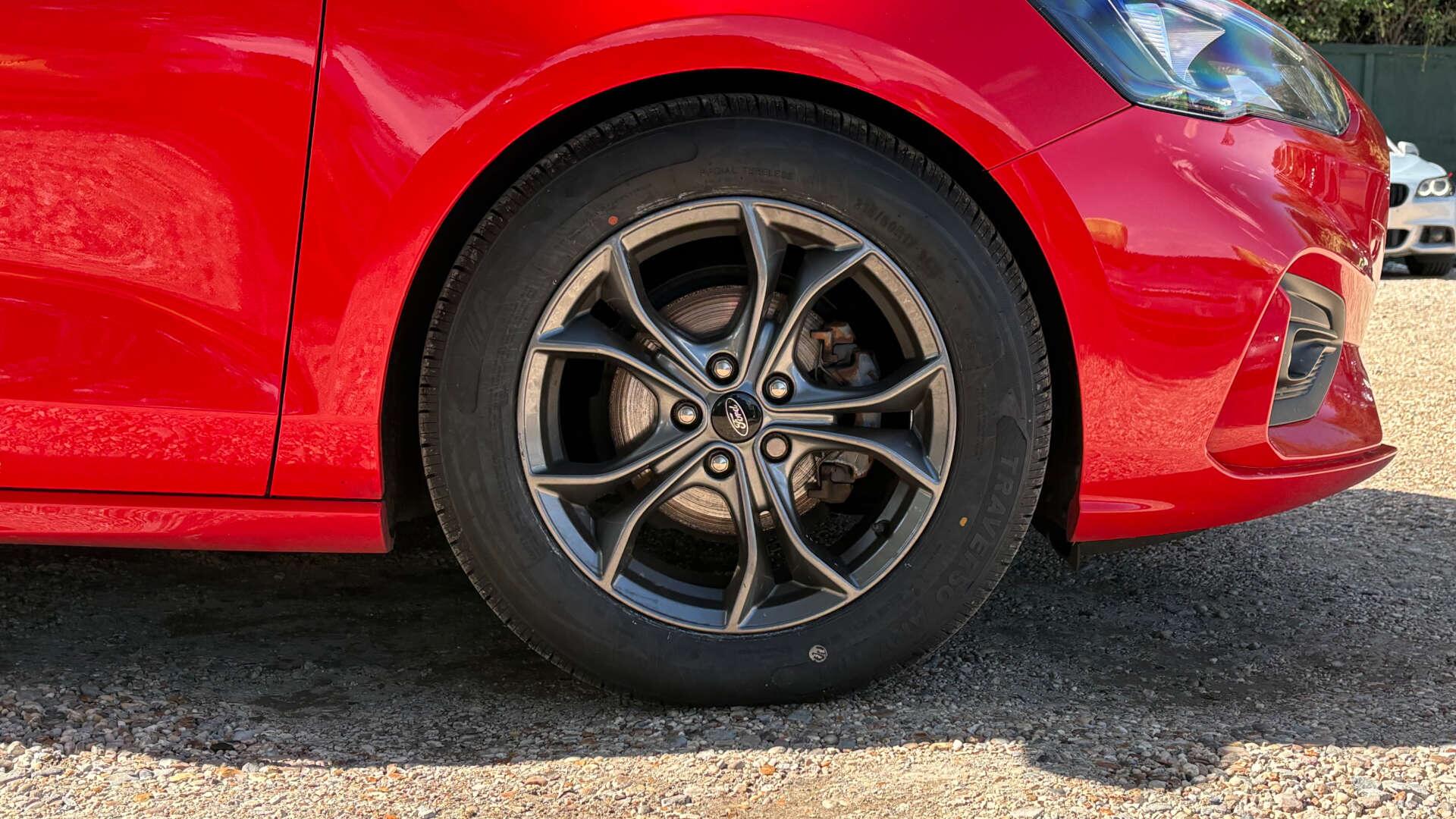 Ford Focus view 40