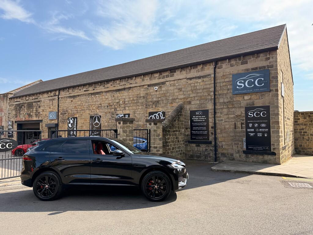 Jaguar F-Pace view 15