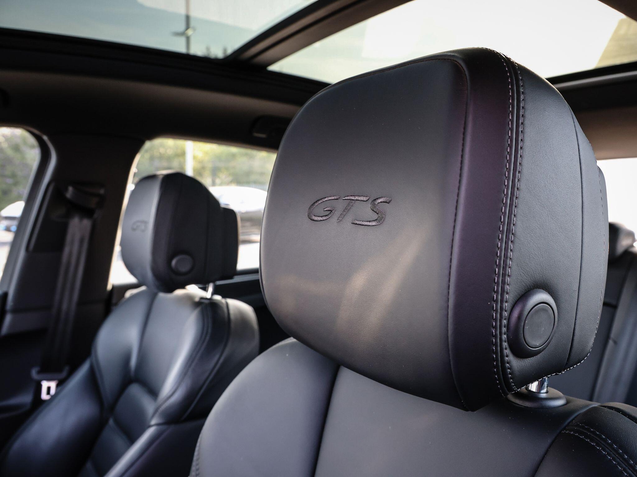 Porsche Macan view 57