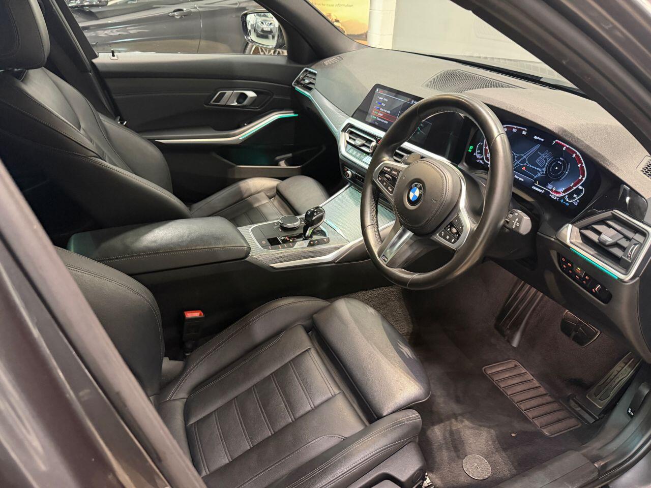 BMW 3 Series view 20