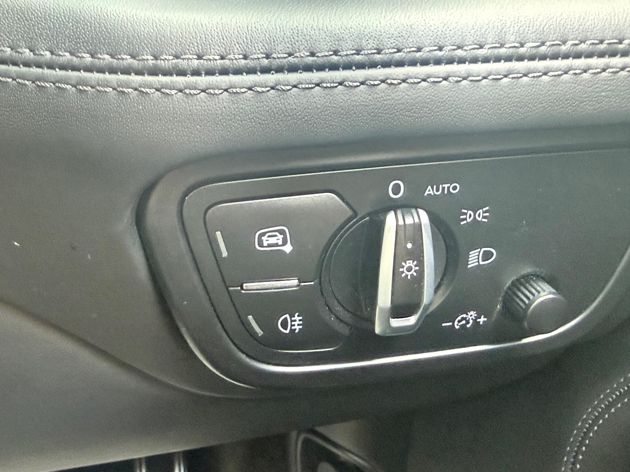 Bentley Bentayga view 22
