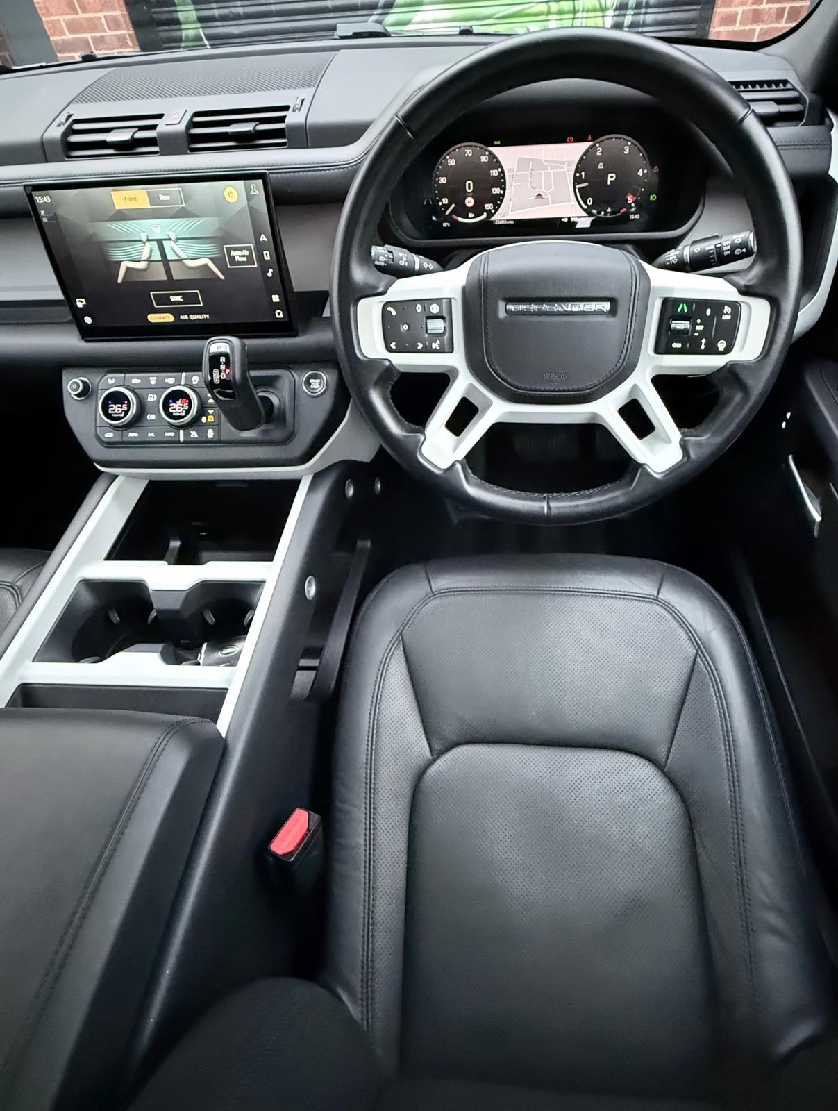 Land Rover Defender view 27