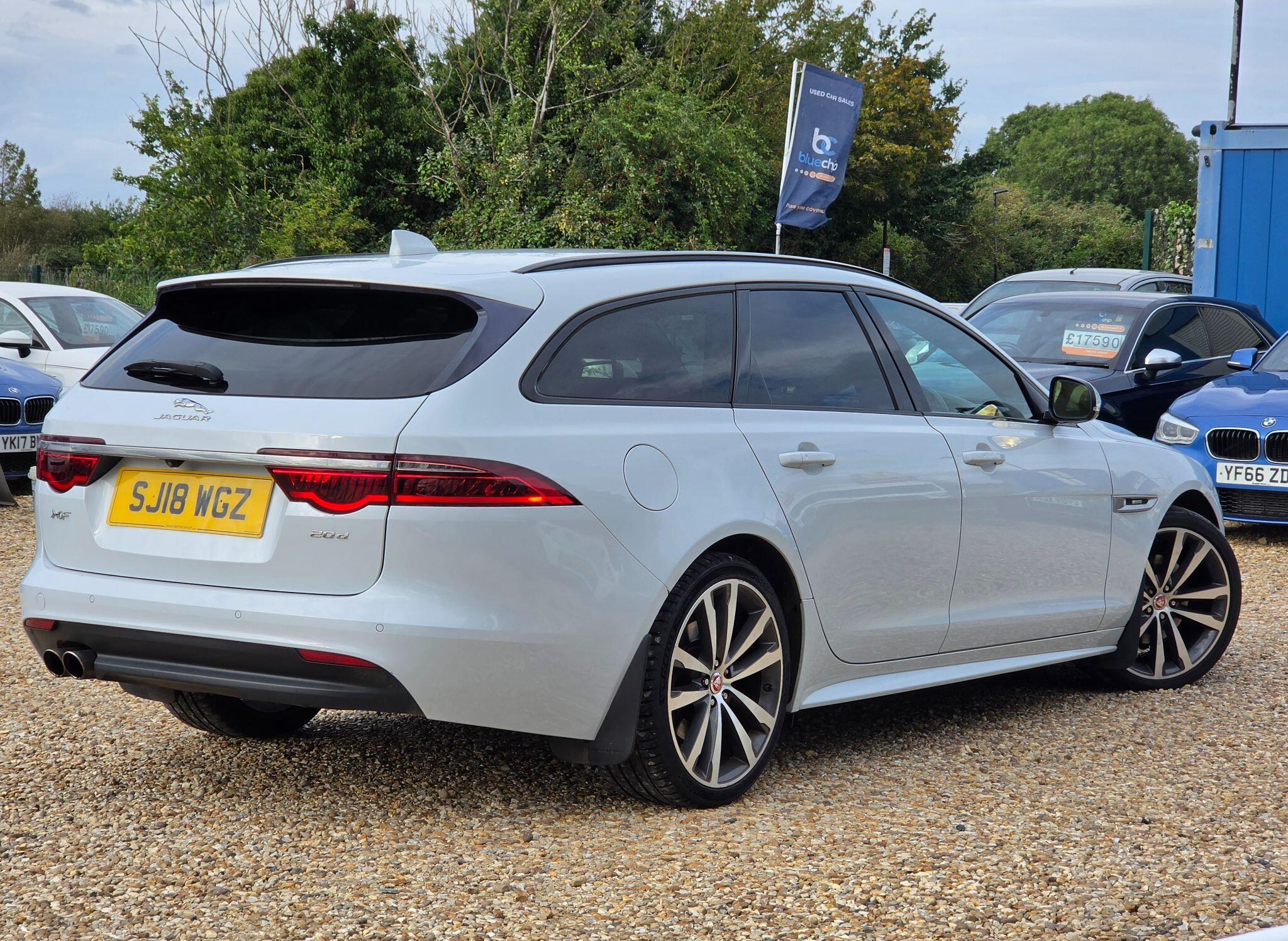 Jaguar XF view 3