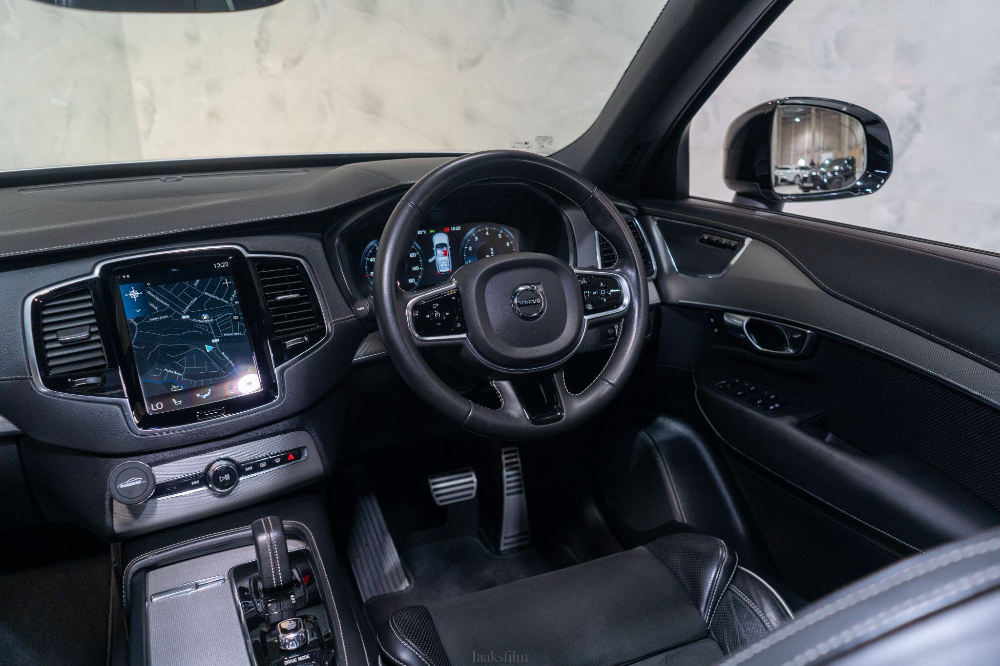 Volvo XC90 view 18
