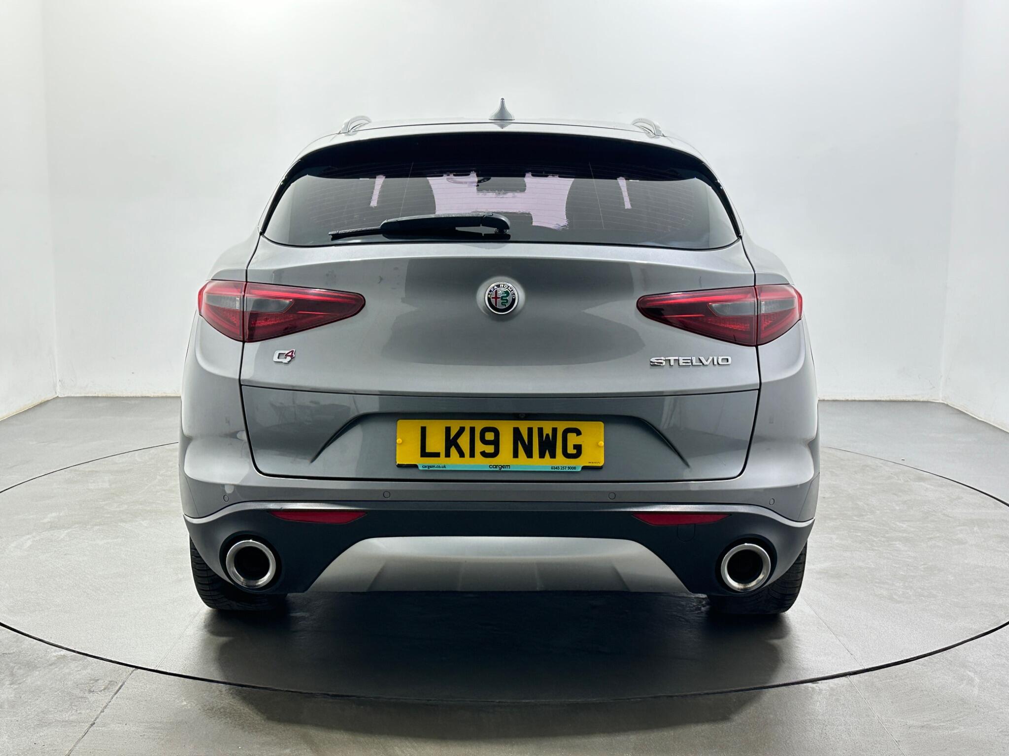 Alfa Romeo Stelvio view 7