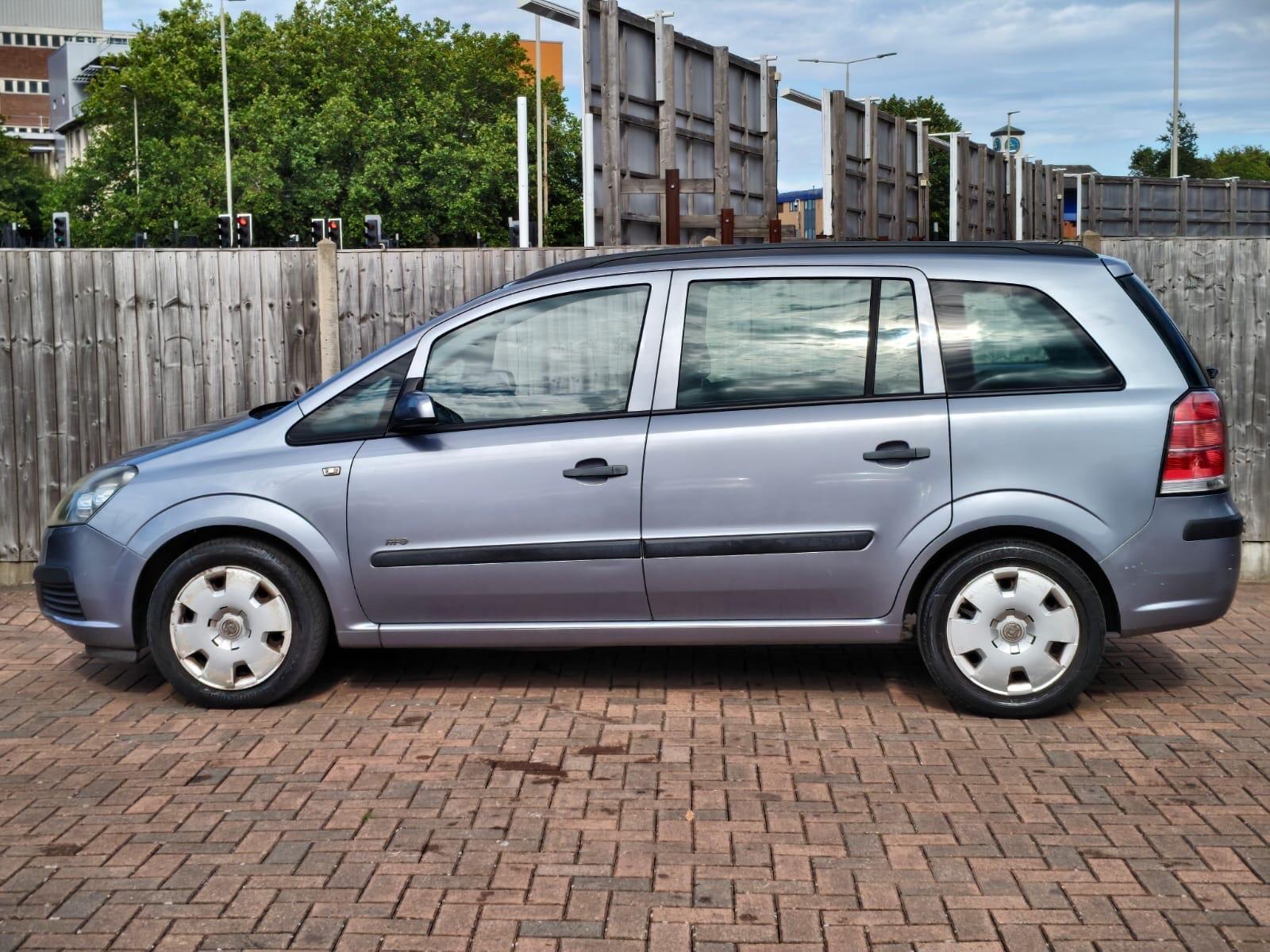 Vauxhall Zafira view 8