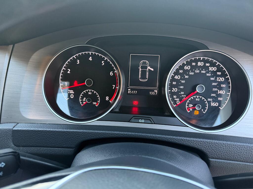 Volkswagen Golf view 12