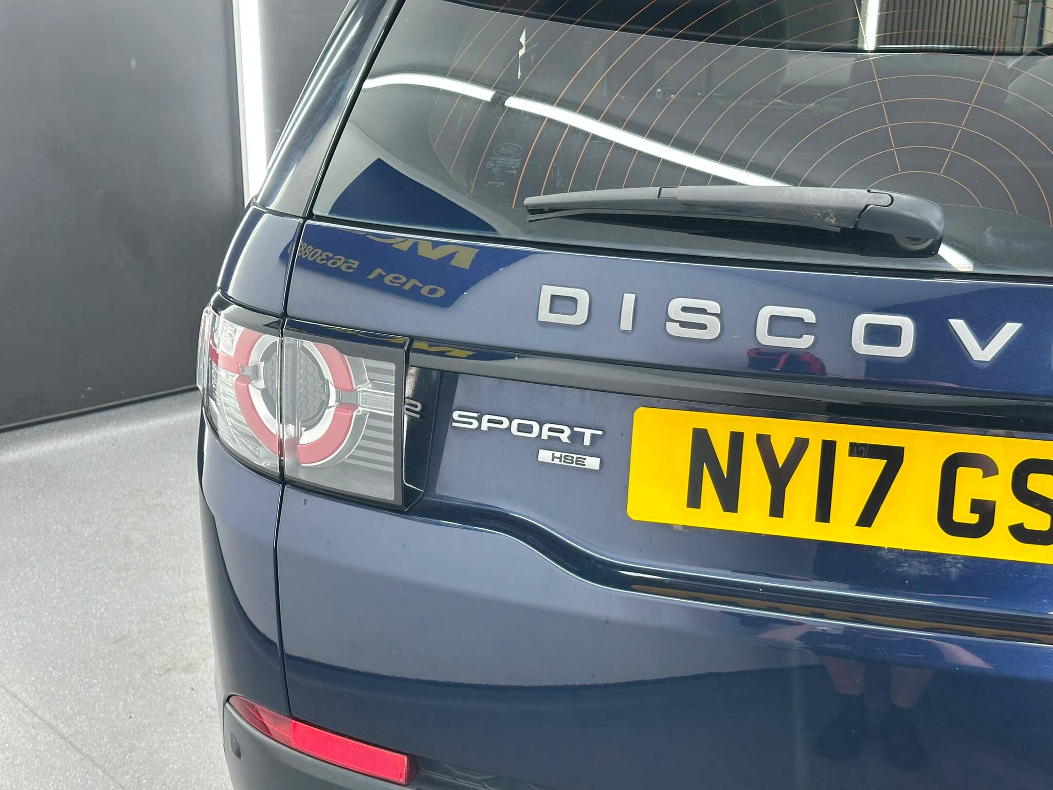 Land Rover Discovery Sport view 10