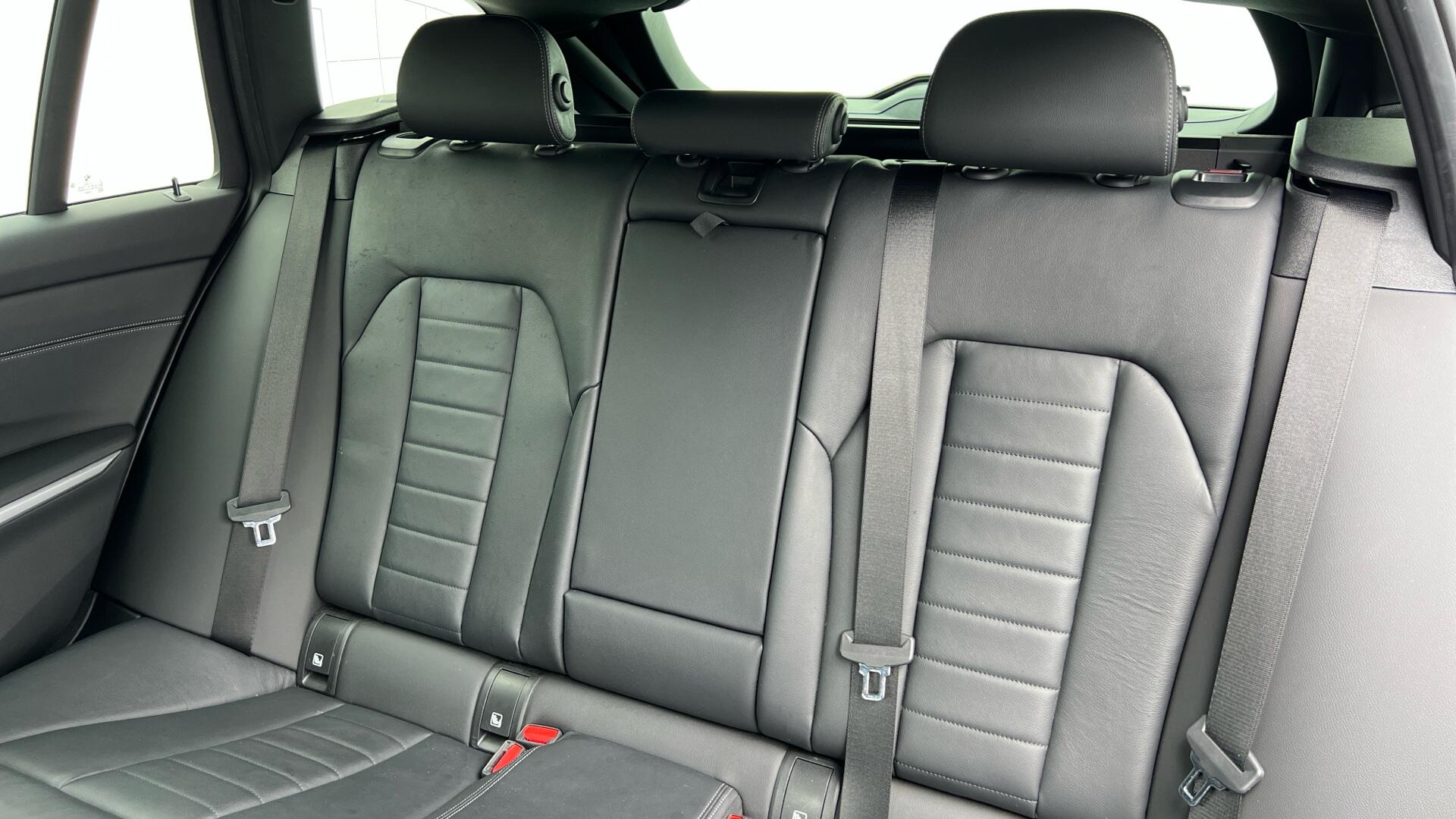BMW 3 Series view 12