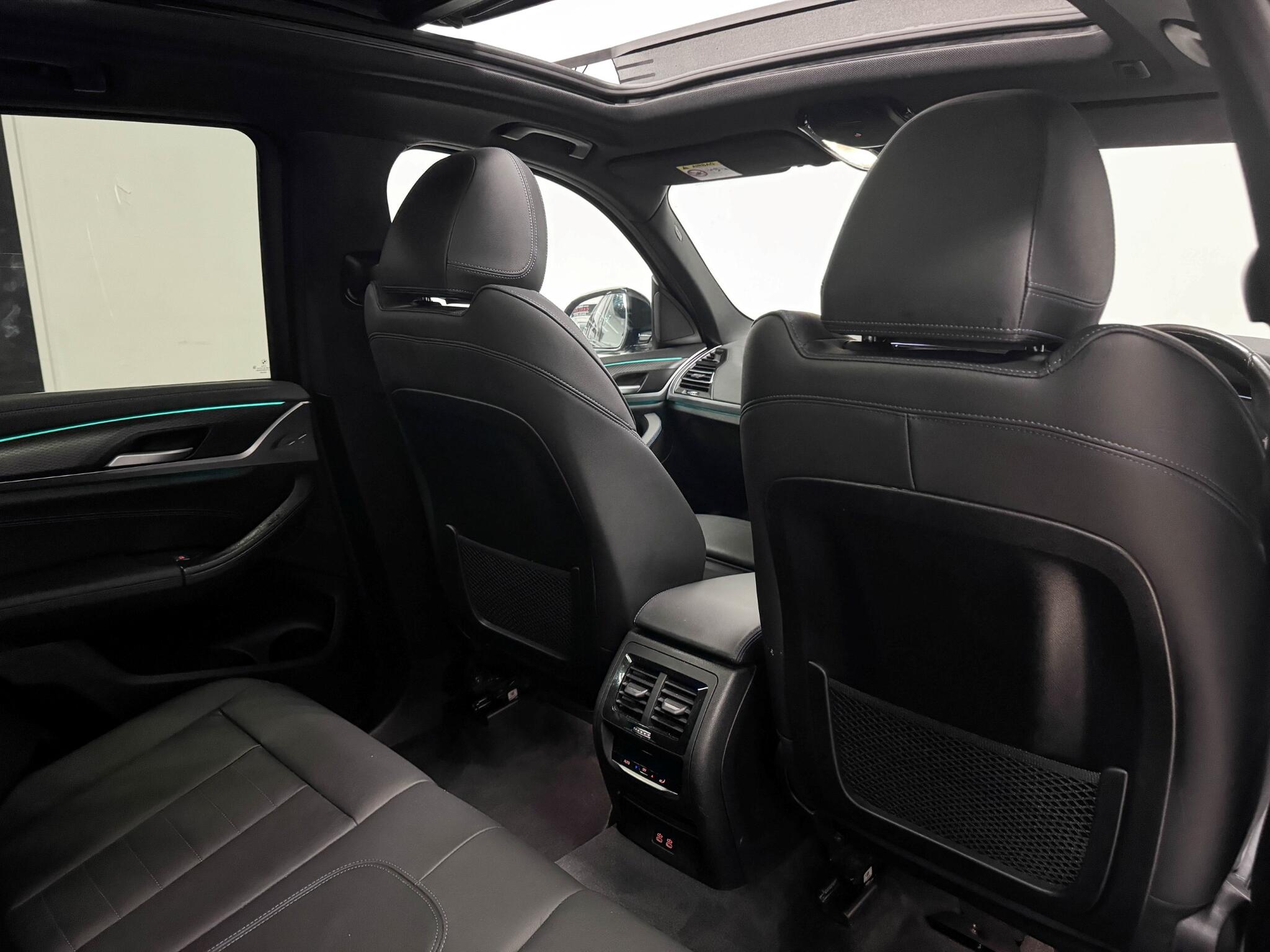 BMW X3 view 22