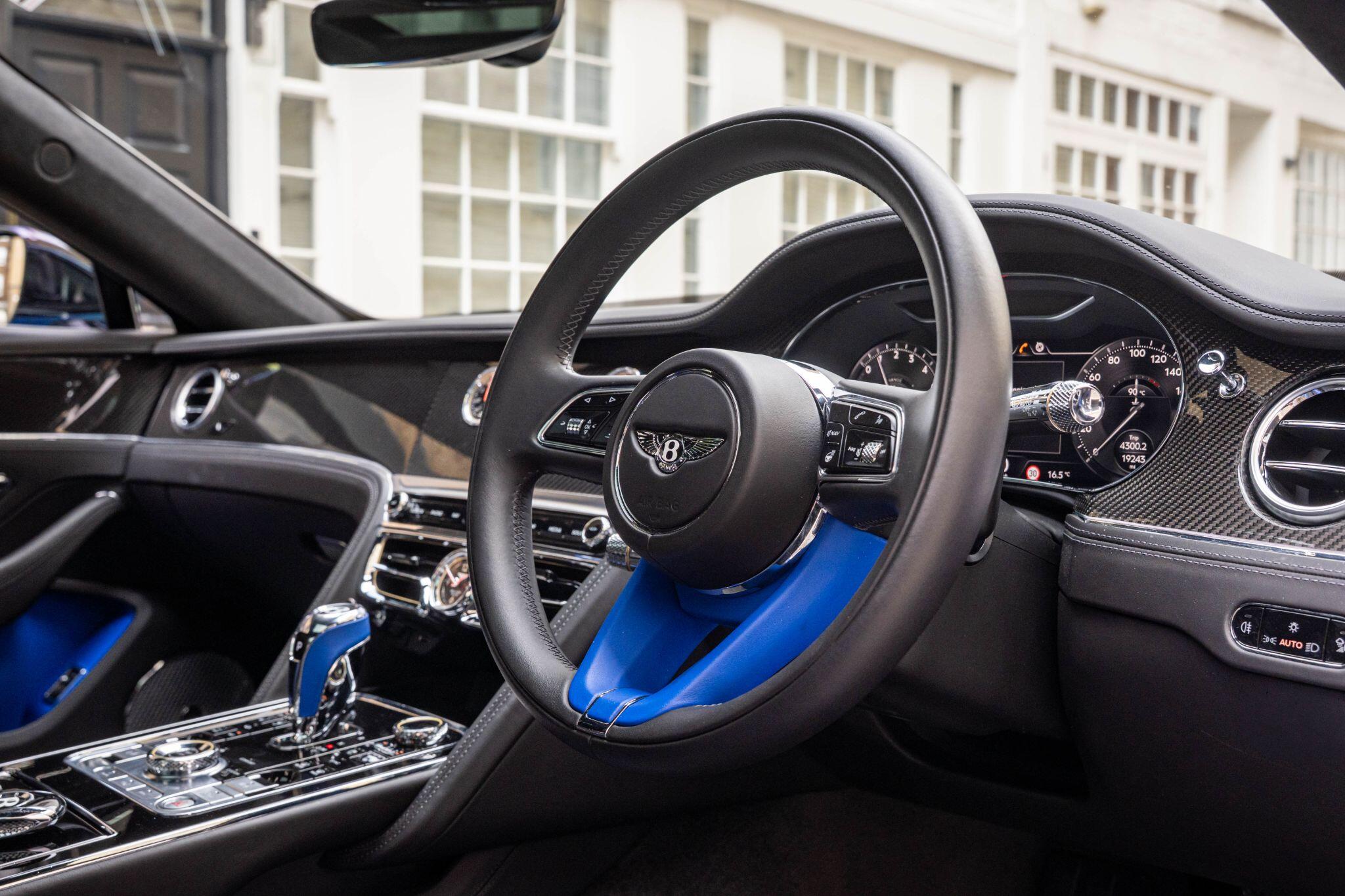 Bentley Flying Spur view 41