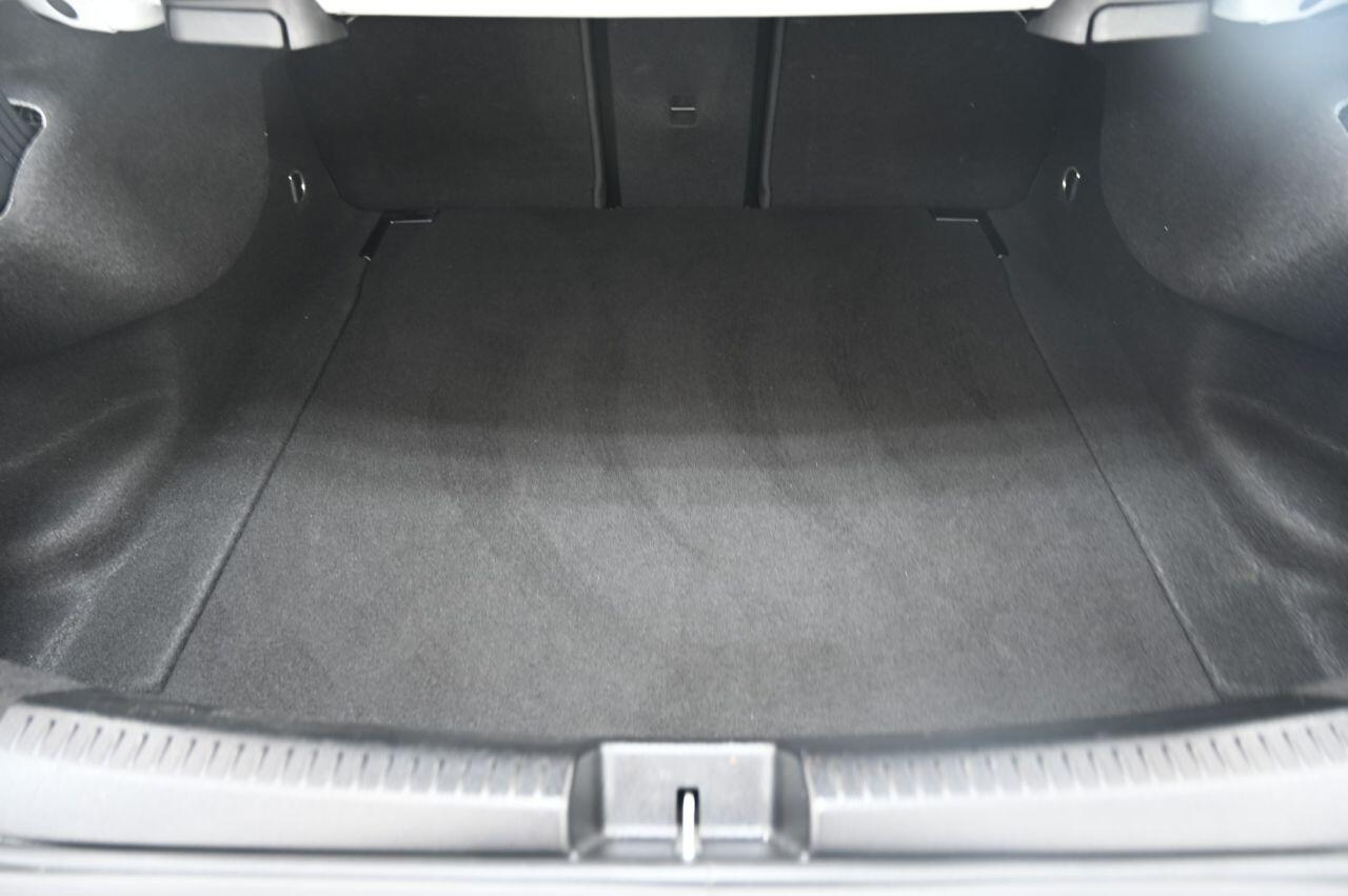 Mercedes-Benz Cla view 8