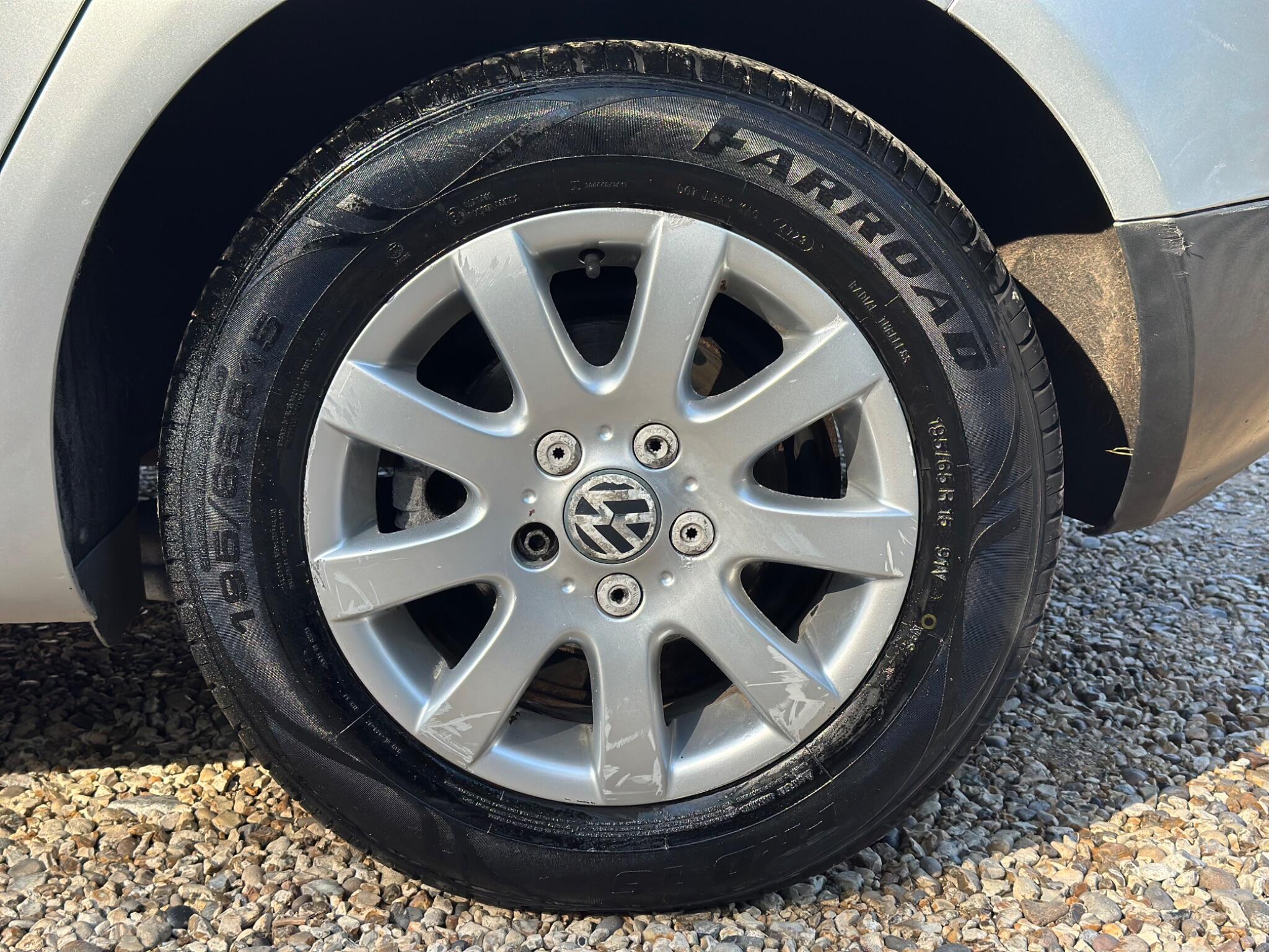Volkswagen Golf view 46