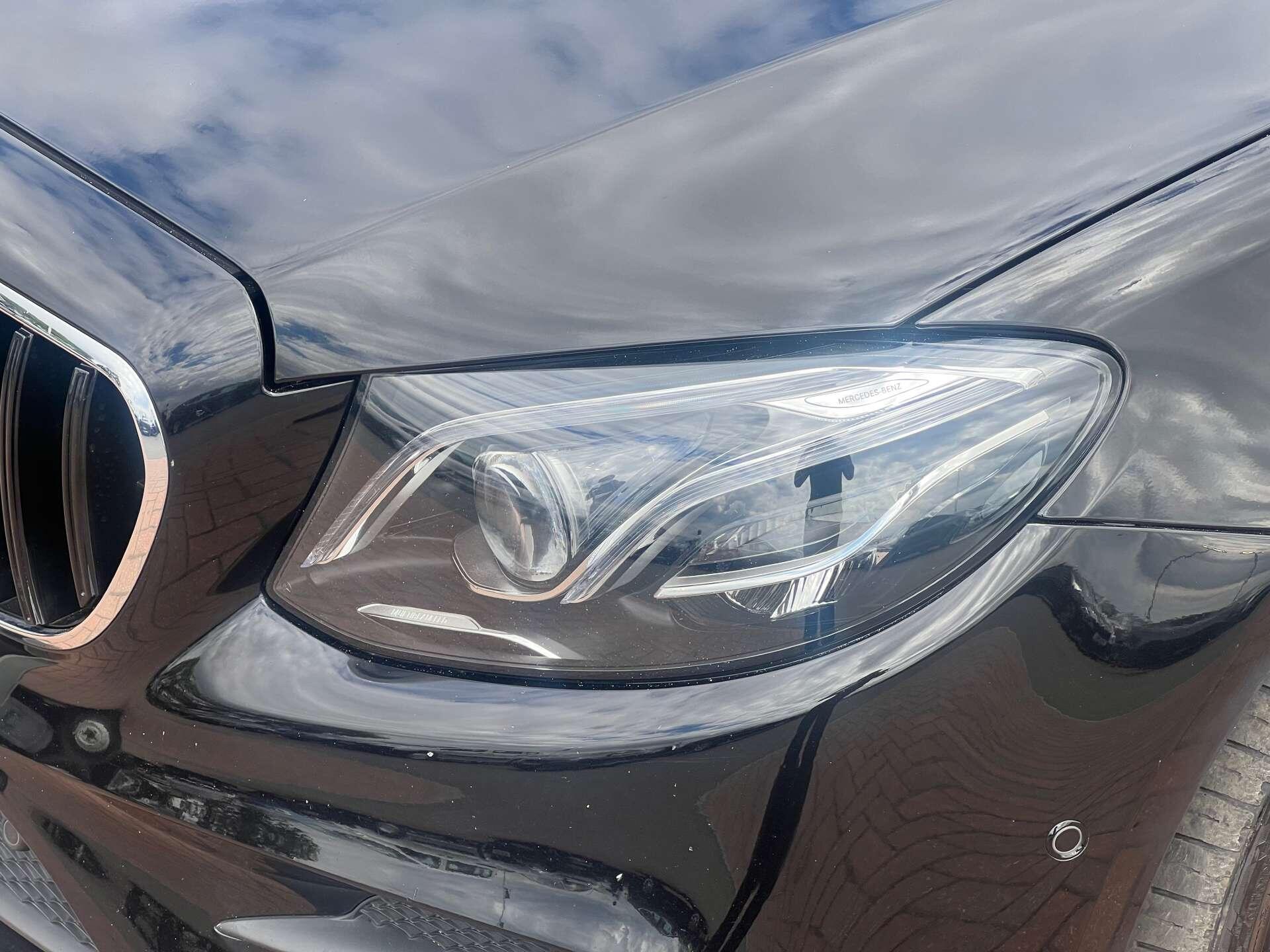Mercedes-Benz E-Class view 14