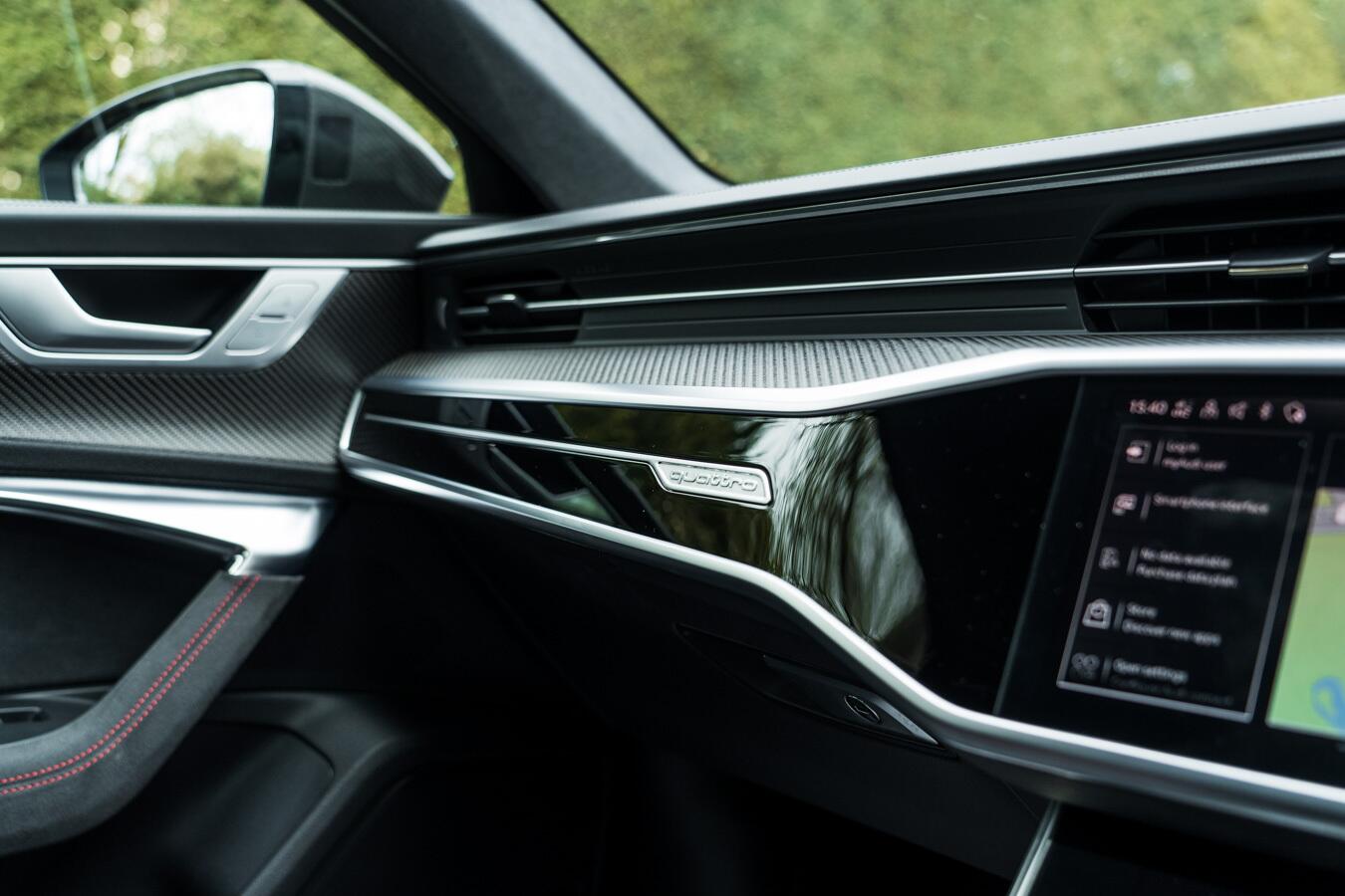 Audi RS6 Avant view 45