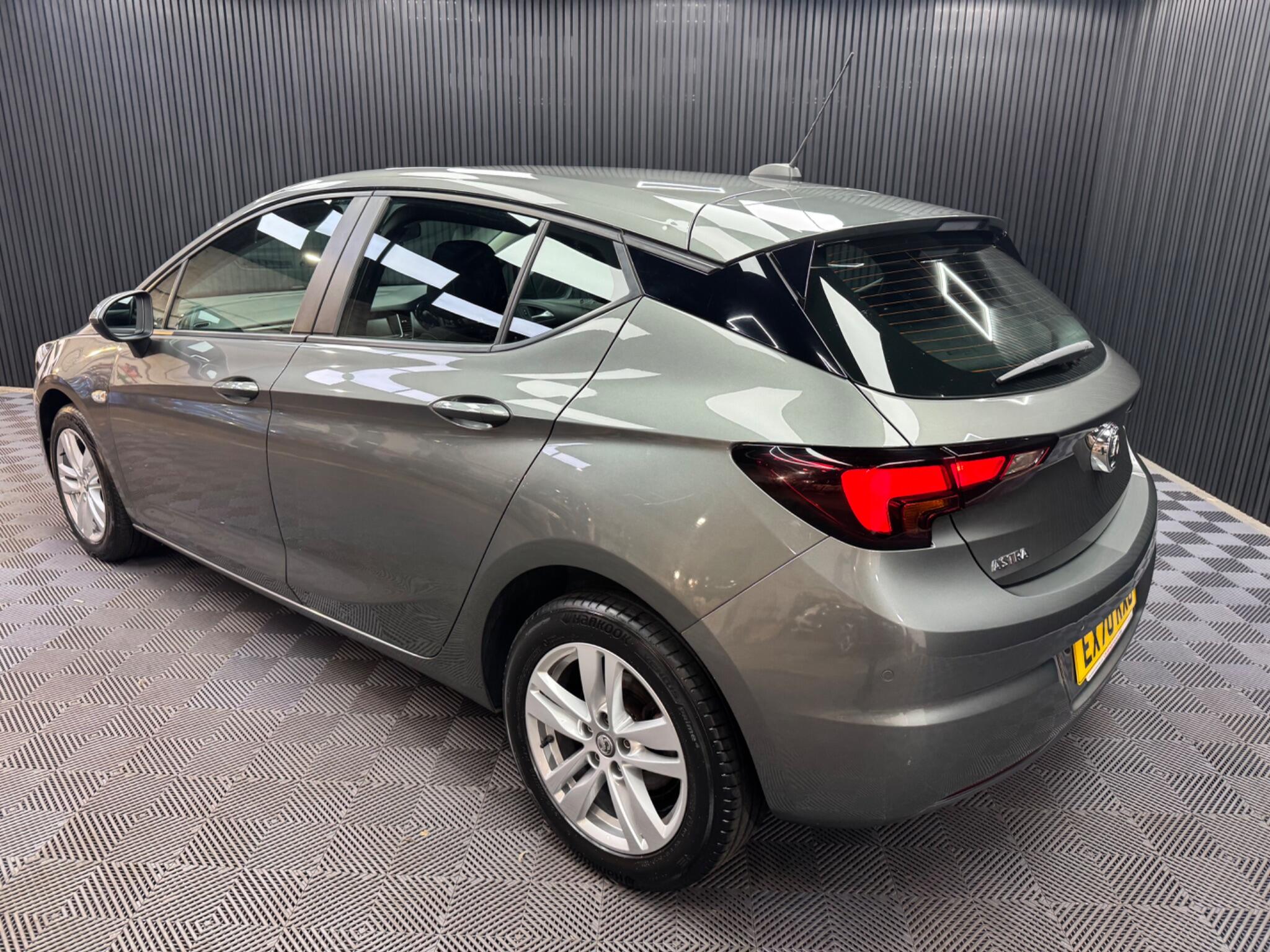 Vauxhall Astra view 18