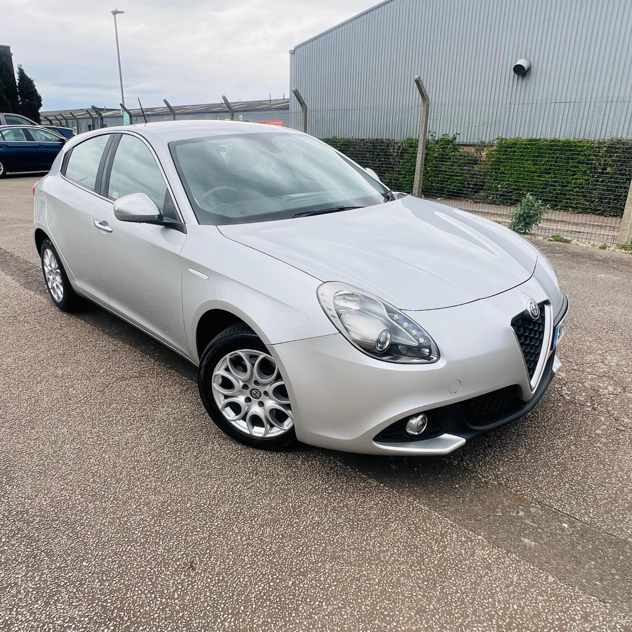 Alfa Romeo Giulietta main image