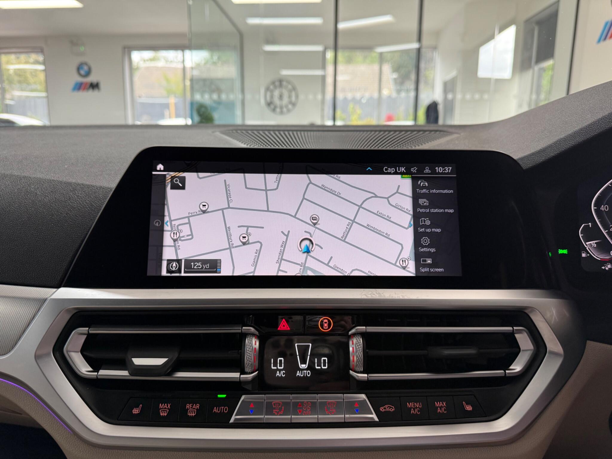 BMW 3 Series view 18