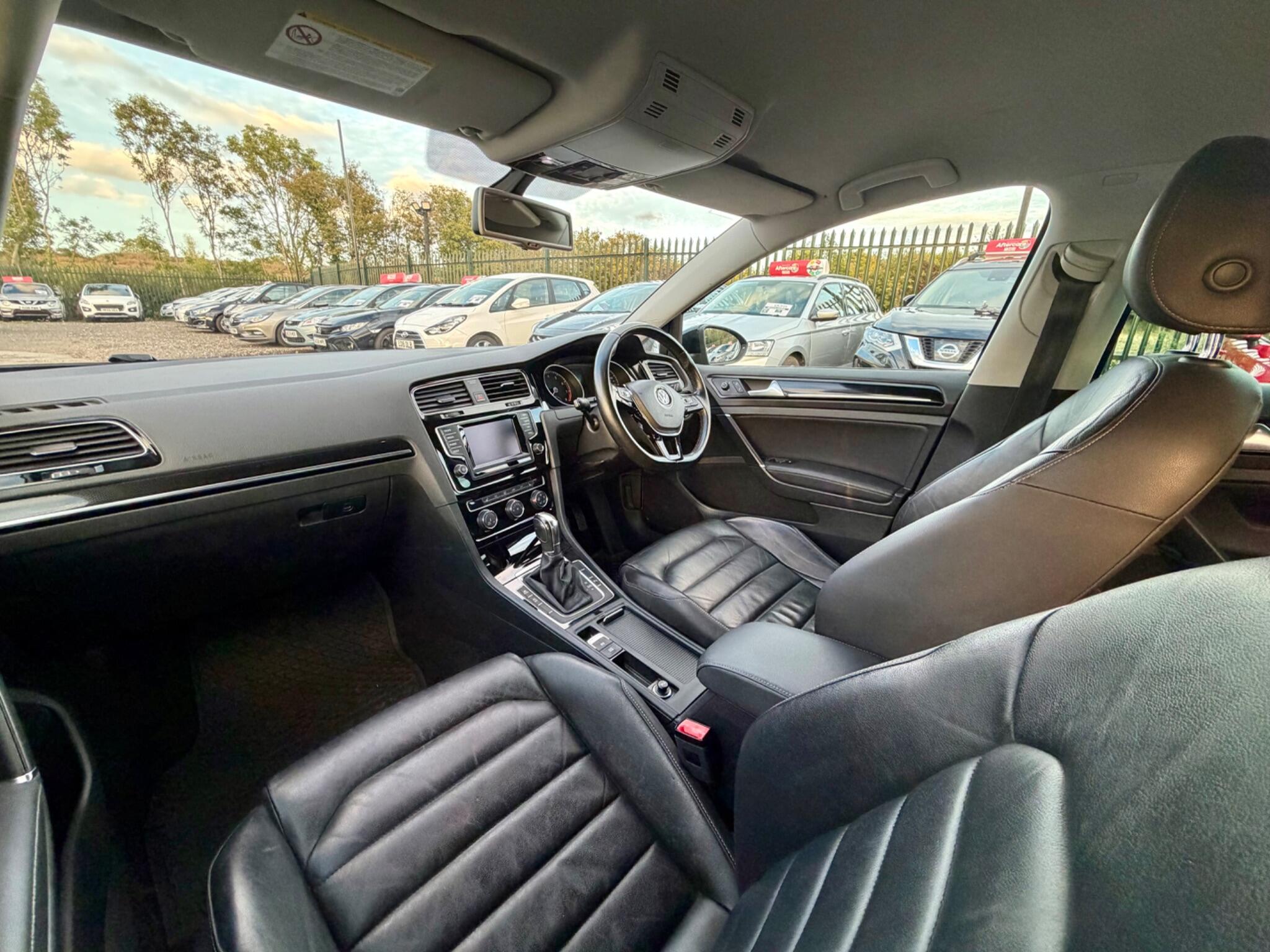 Volkswagen Golf view 59