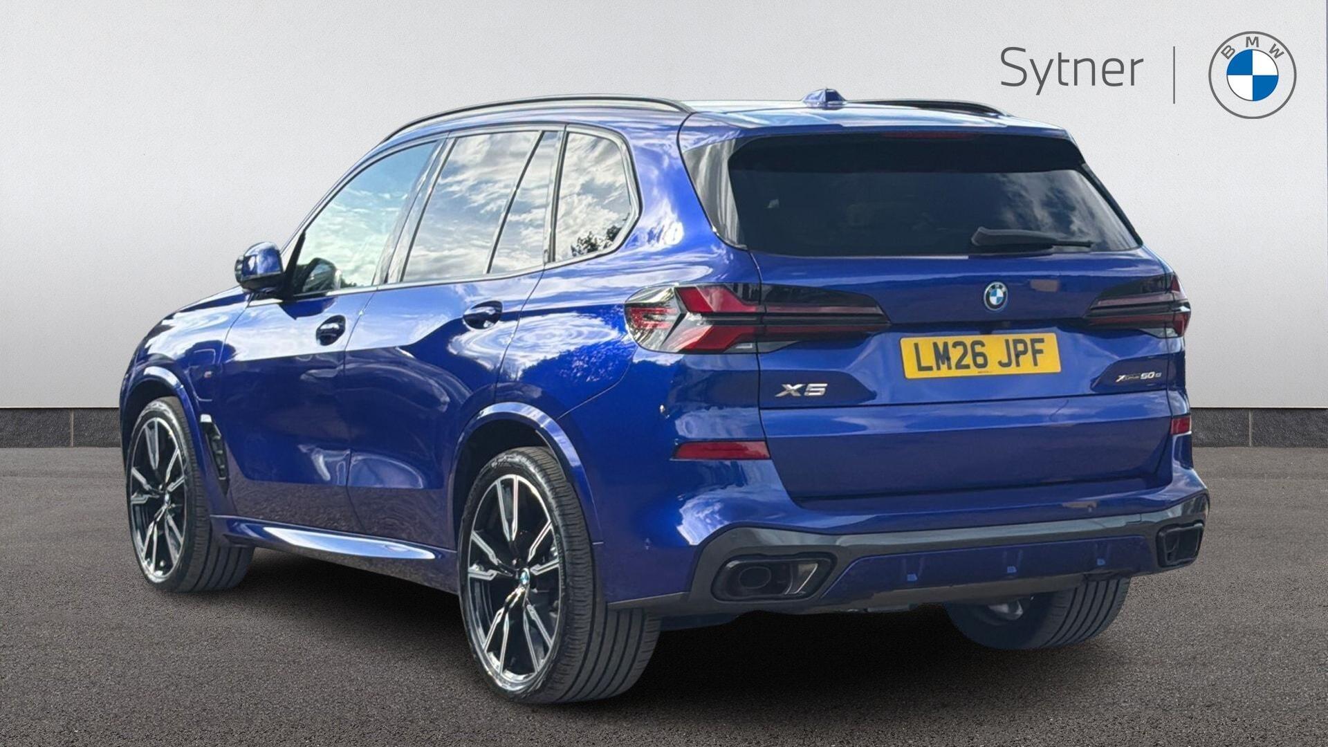 BMW X6 view 2
