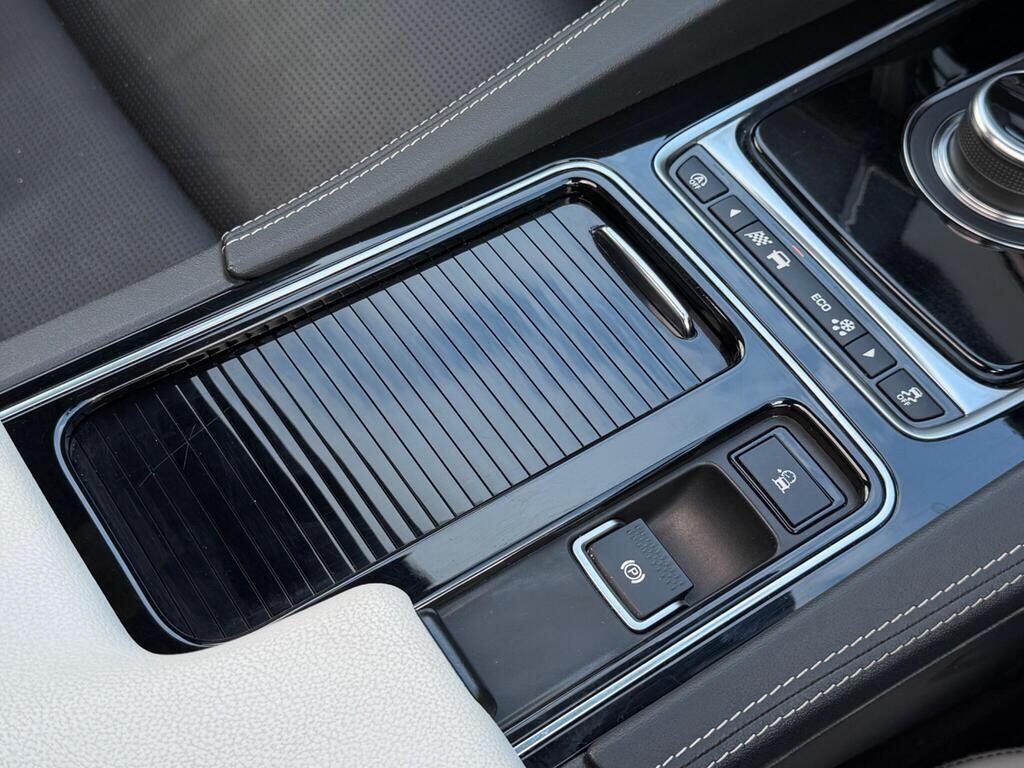 Jaguar F-Pace view 42