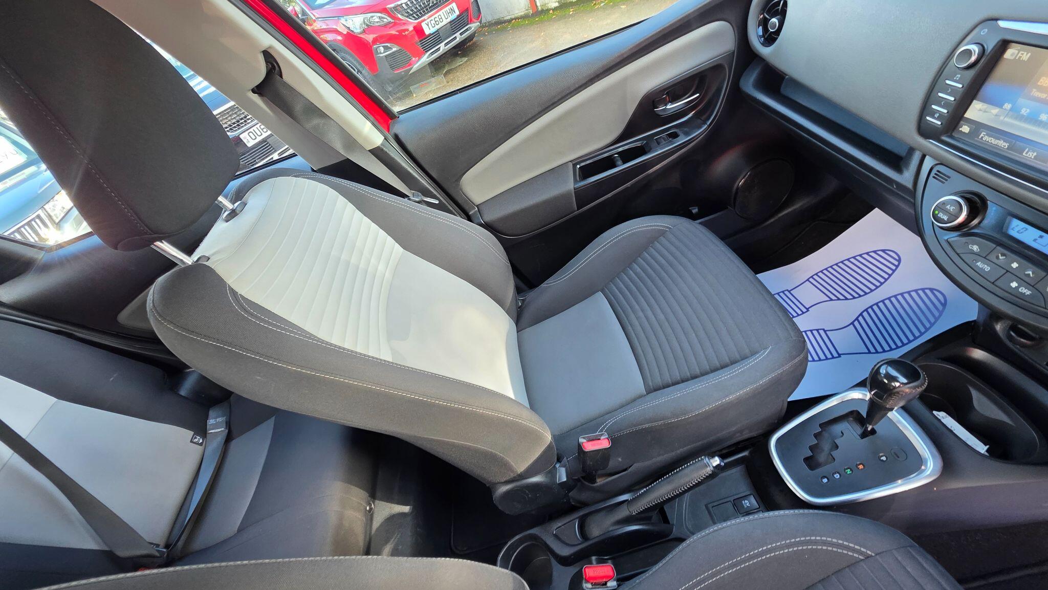 Toyota Yaris view 33
