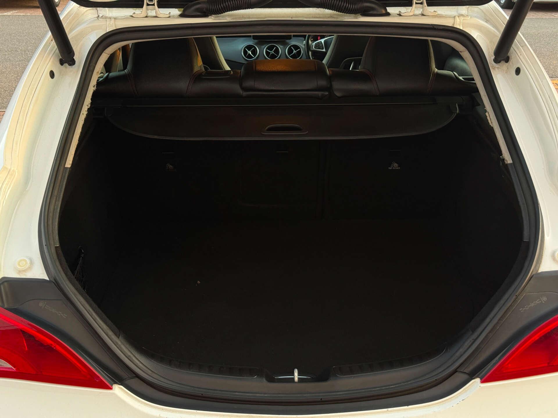 Mercedes-Benz Cla view 34