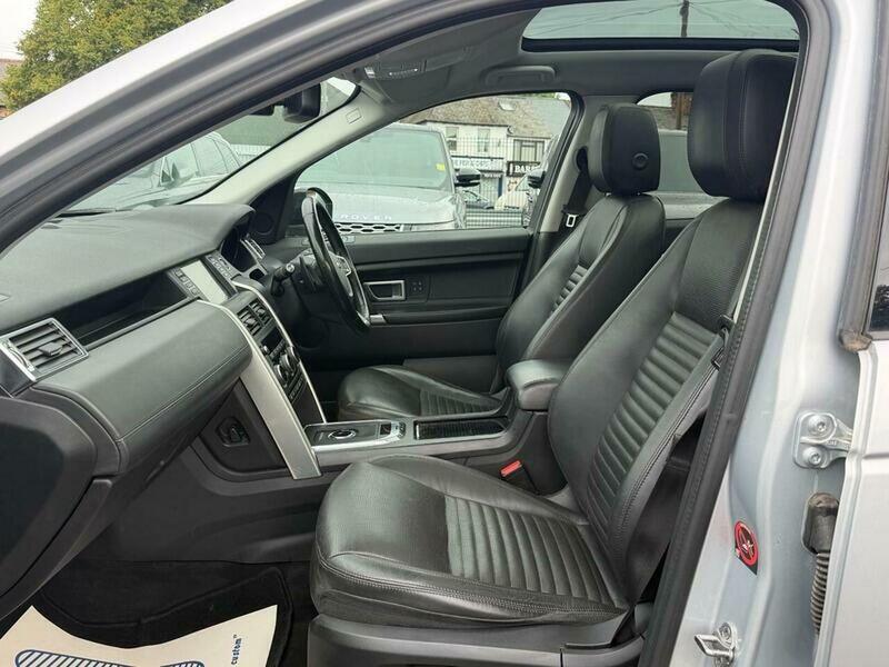 Land Rover Discovery Sport view 27