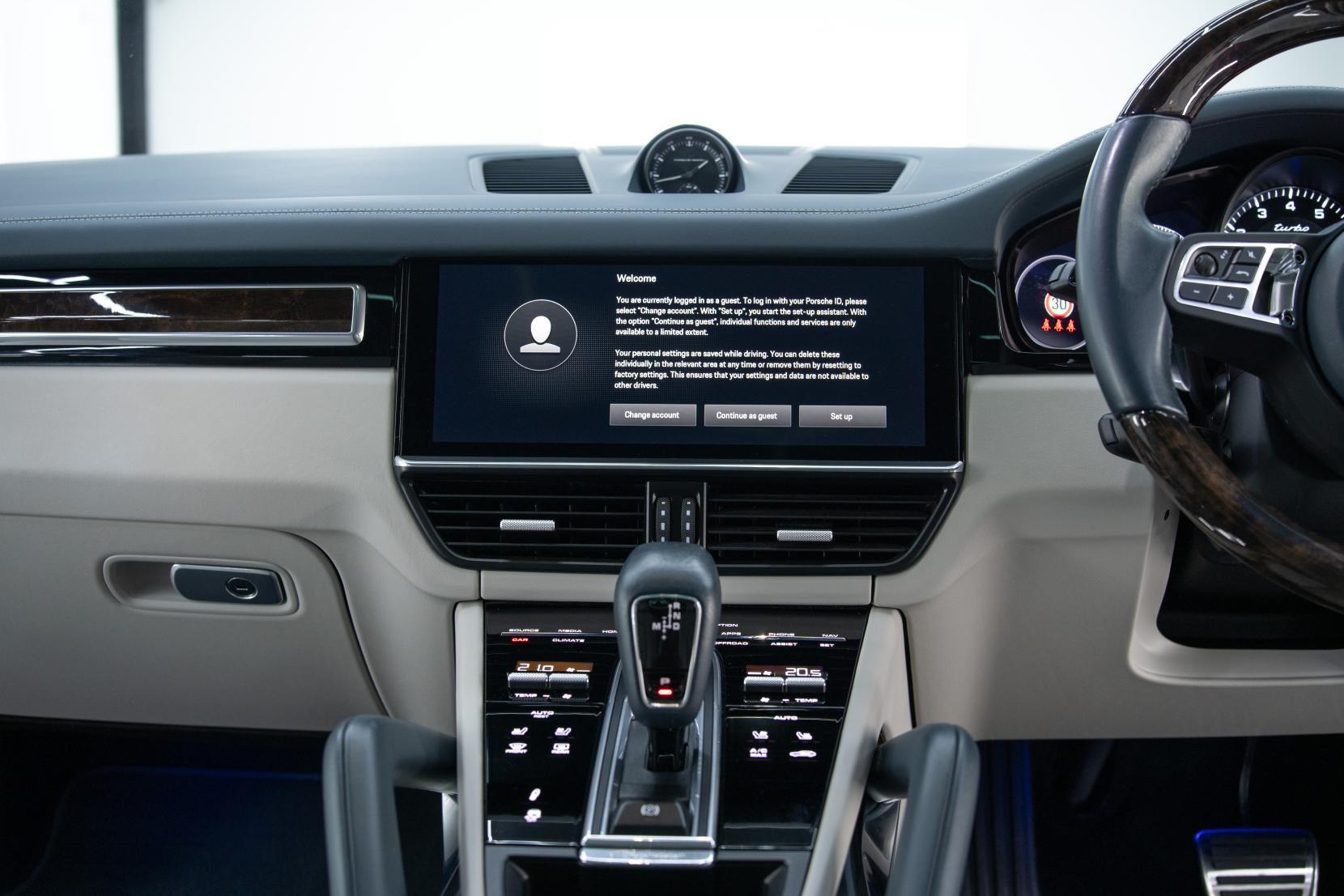 Porsche Cayenne view 16