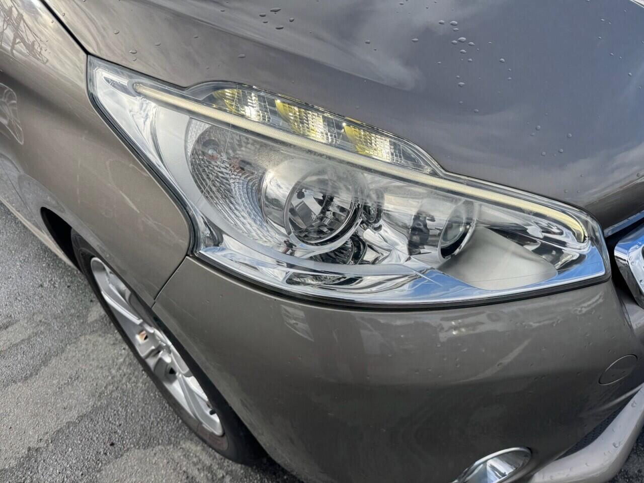 Peugeot 208 view 30