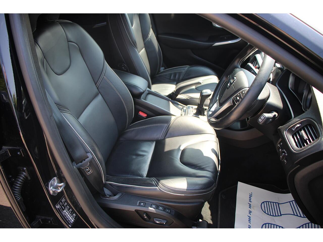 Volvo V40 view 15